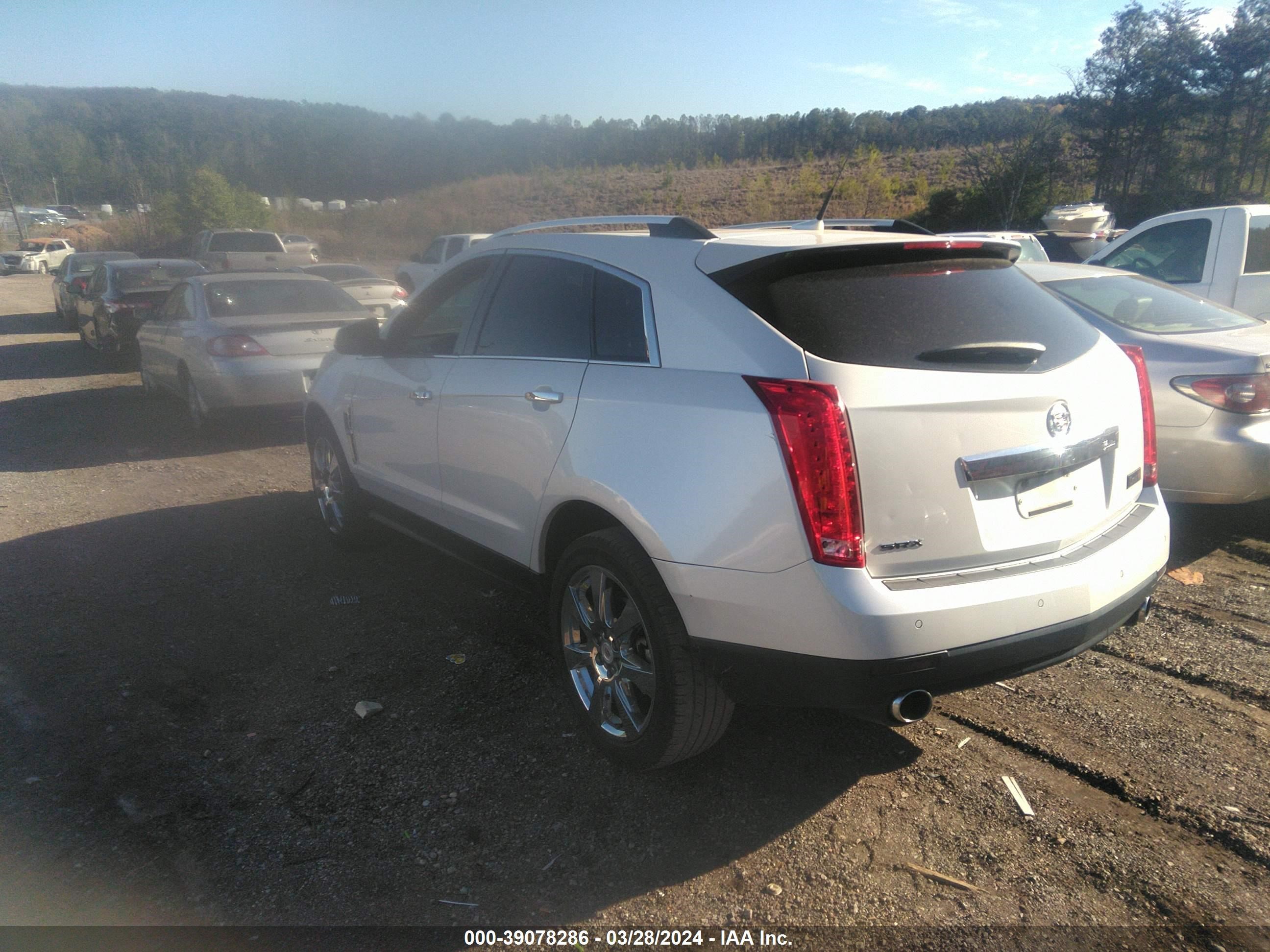 Photo 2 VIN: 3GYFNBEY3BS572045 - CADILLAC SRX 