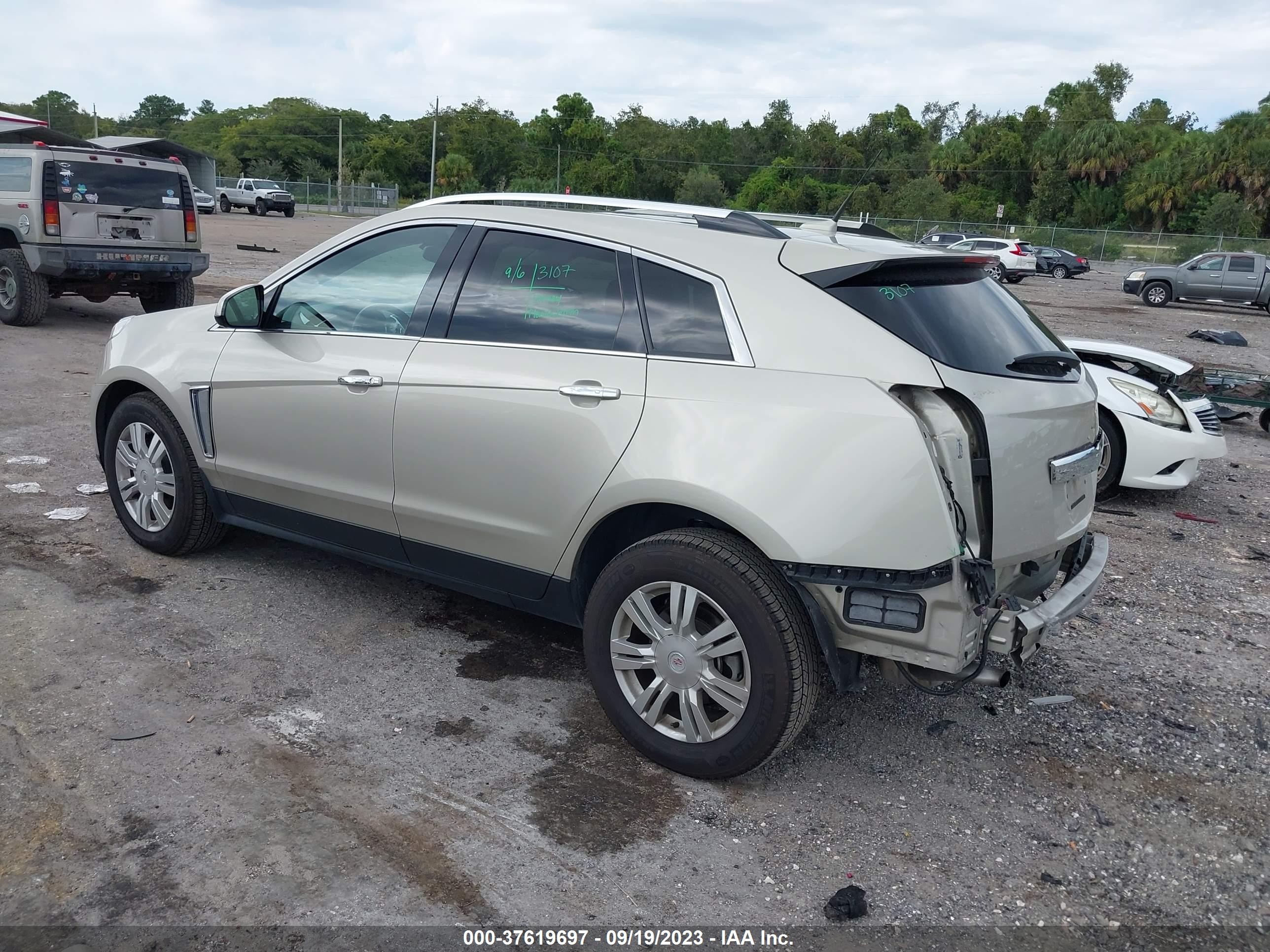 Photo 2 VIN: 3GYFNCE35DS639886 - CADILLAC SRX 