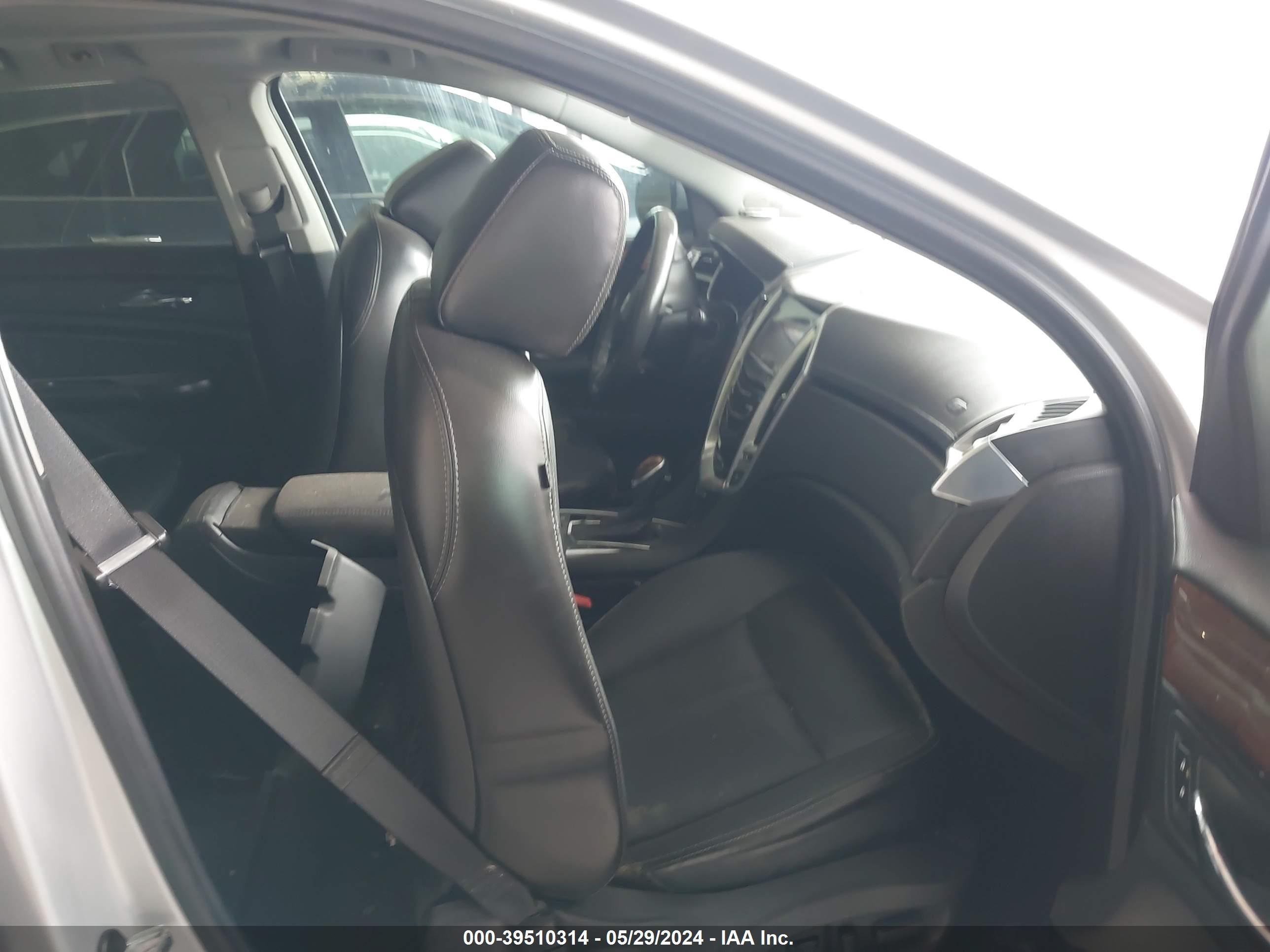 Photo 4 VIN: 3GYFNCE35DS647986 - CADILLAC SRX 