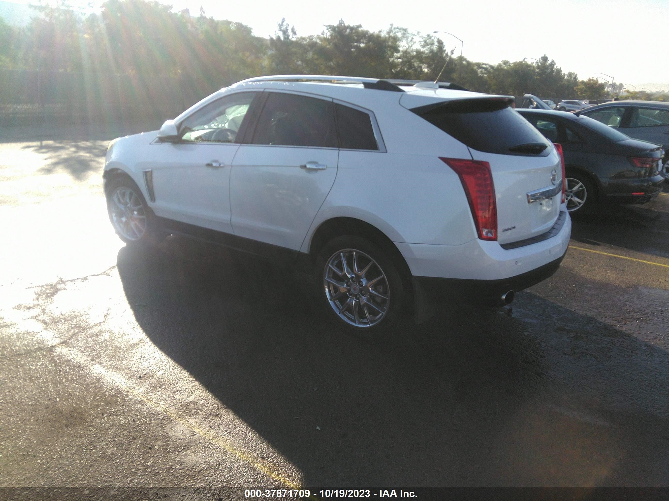 Photo 2 VIN: 3GYFNCE35FS522439 - CADILLAC SRX 