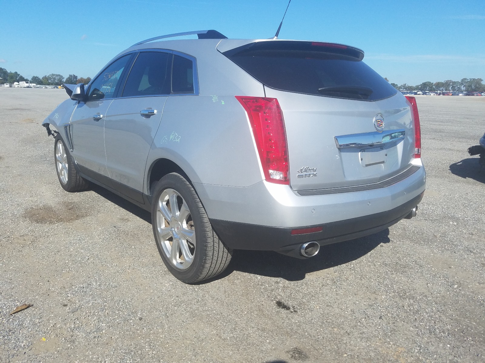 Photo 2 VIN: 3GYFNCE3XES679799 - CADILLAC SRX PERFOR 