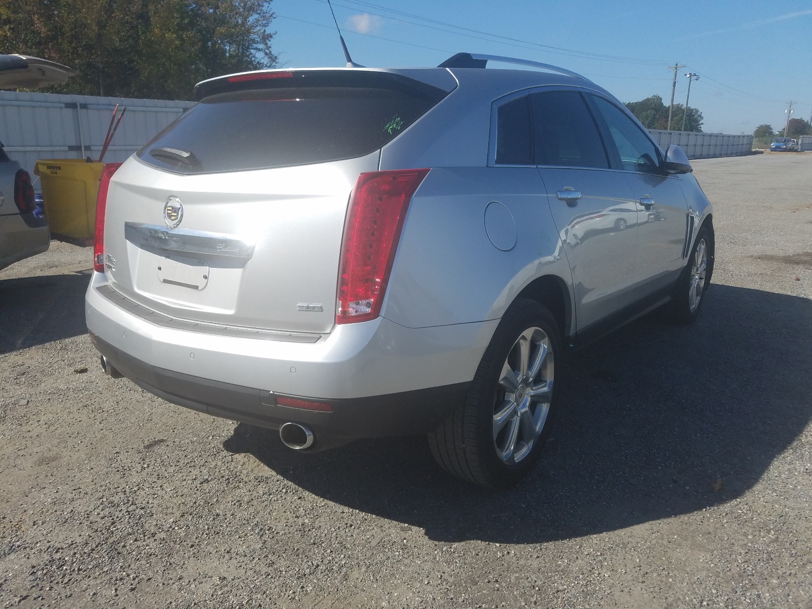 Photo 3 VIN: 3GYFNCE3XES679799 - CADILLAC SRX PERFOR 