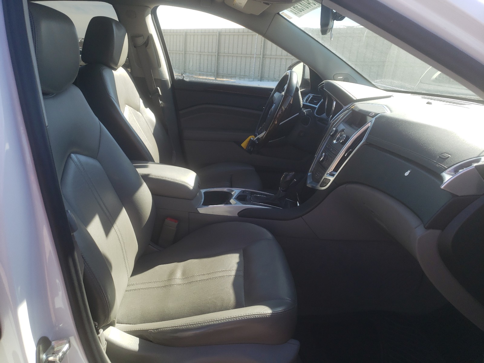 Photo 4 VIN: 3GYFNDEY3BS554821 - CADILLAC SRX LUXURY 