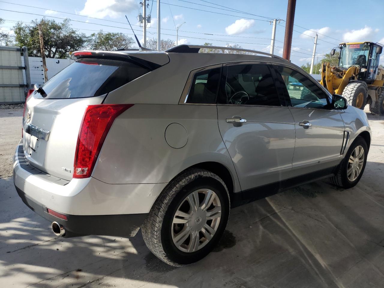 Photo 2 VIN: 3GYFNEE39ES596313 - CADILLAC SRX 