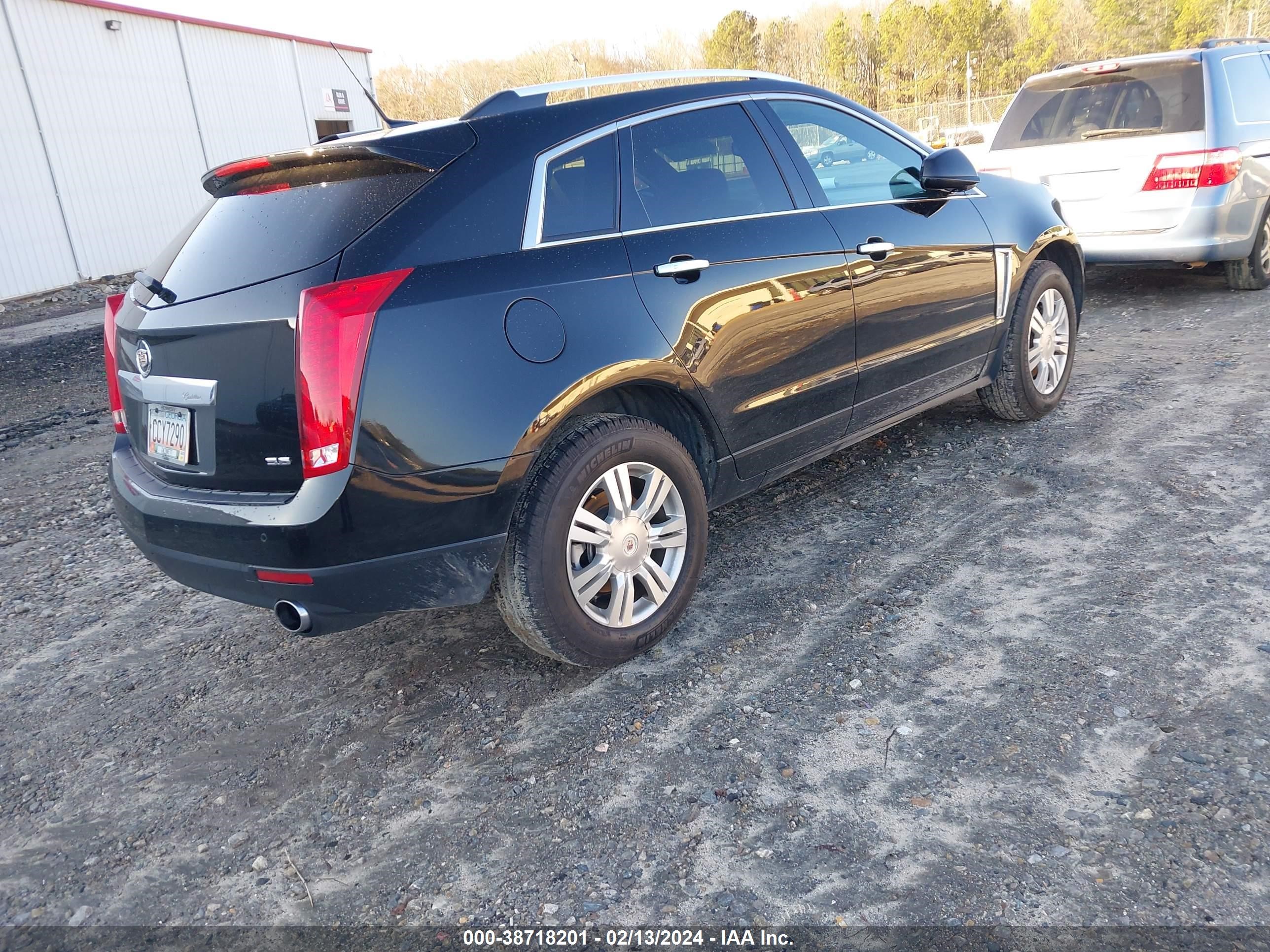 Photo 3 VIN: 3GYFNEE3XES617735 - CADILLAC SRX 