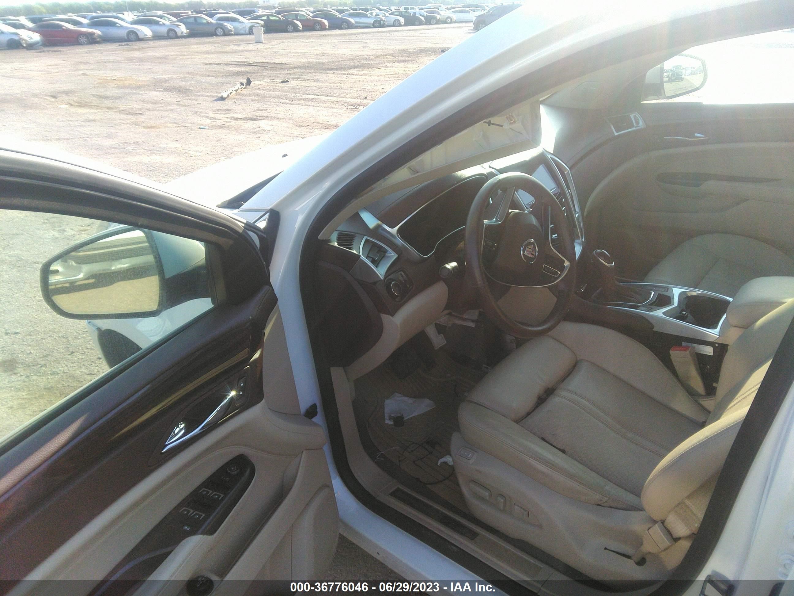 Photo 4 VIN: 3GYFNFE38FS628059 - CADILLAC SRX 