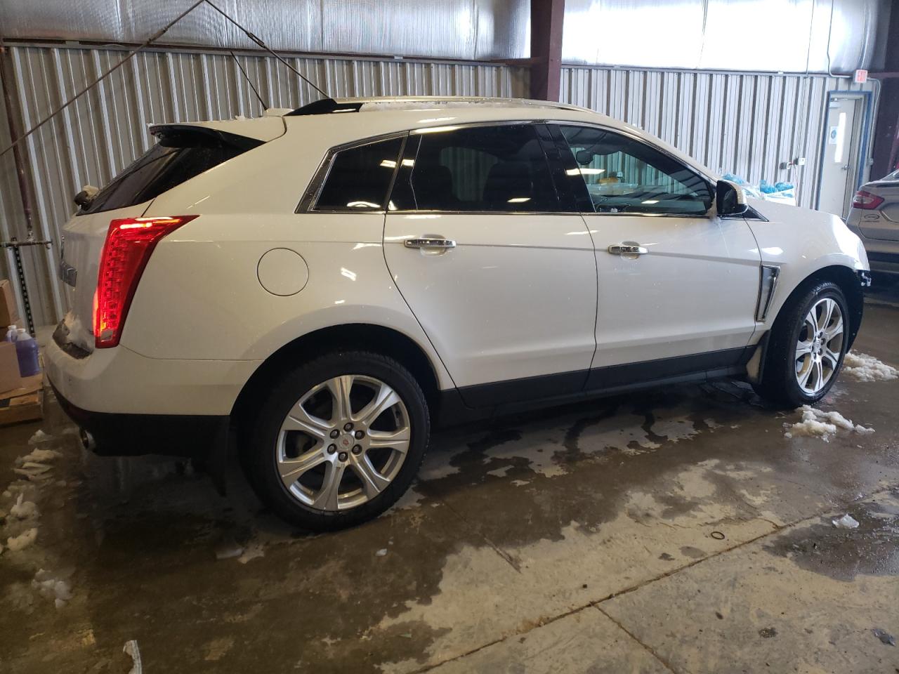 Photo 2 VIN: 3GYFNFE39FS611755 - CADILLAC SRX 