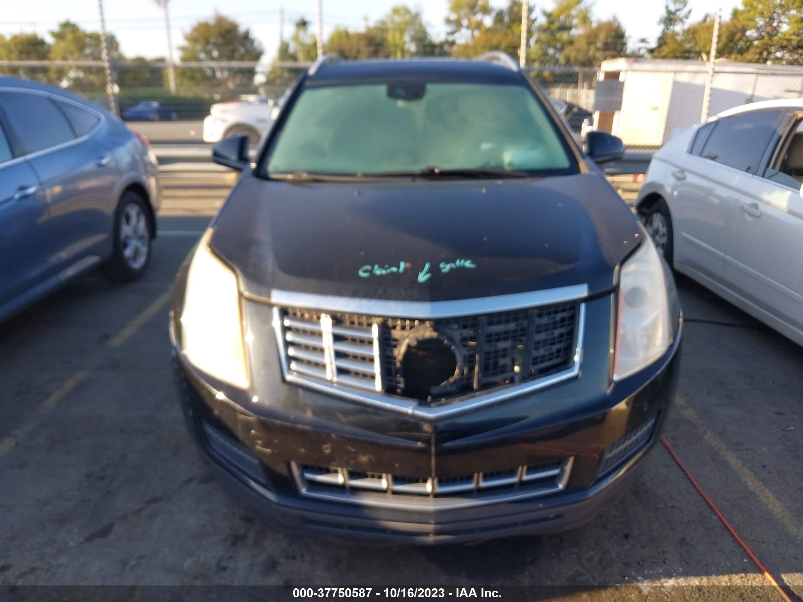 Photo 12 VIN: 3GYFNGE38DS615475 - CADILLAC SRX 