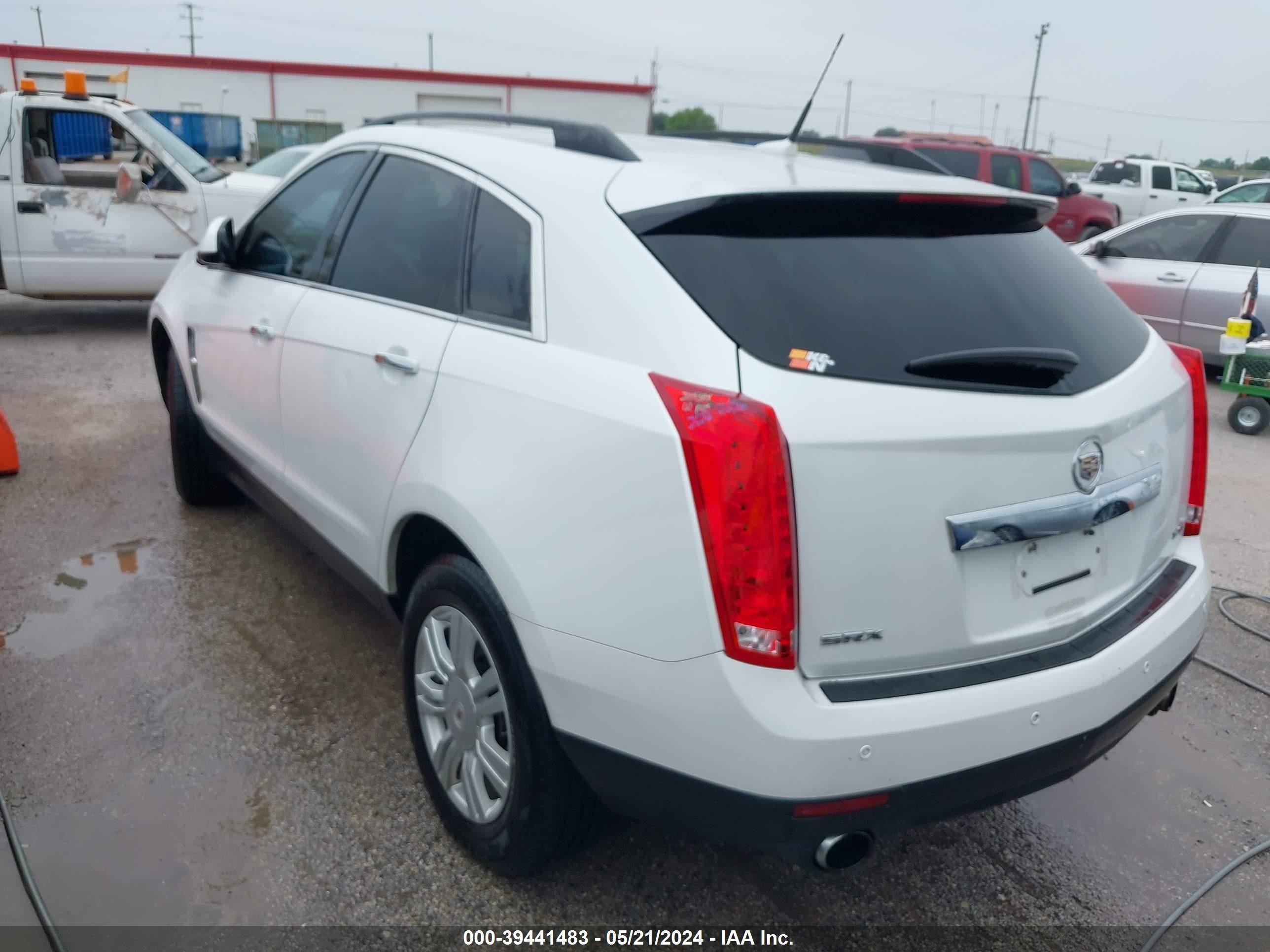 Photo 2 VIN: 3GYFNGE39CS526688 - CADILLAC SRX 