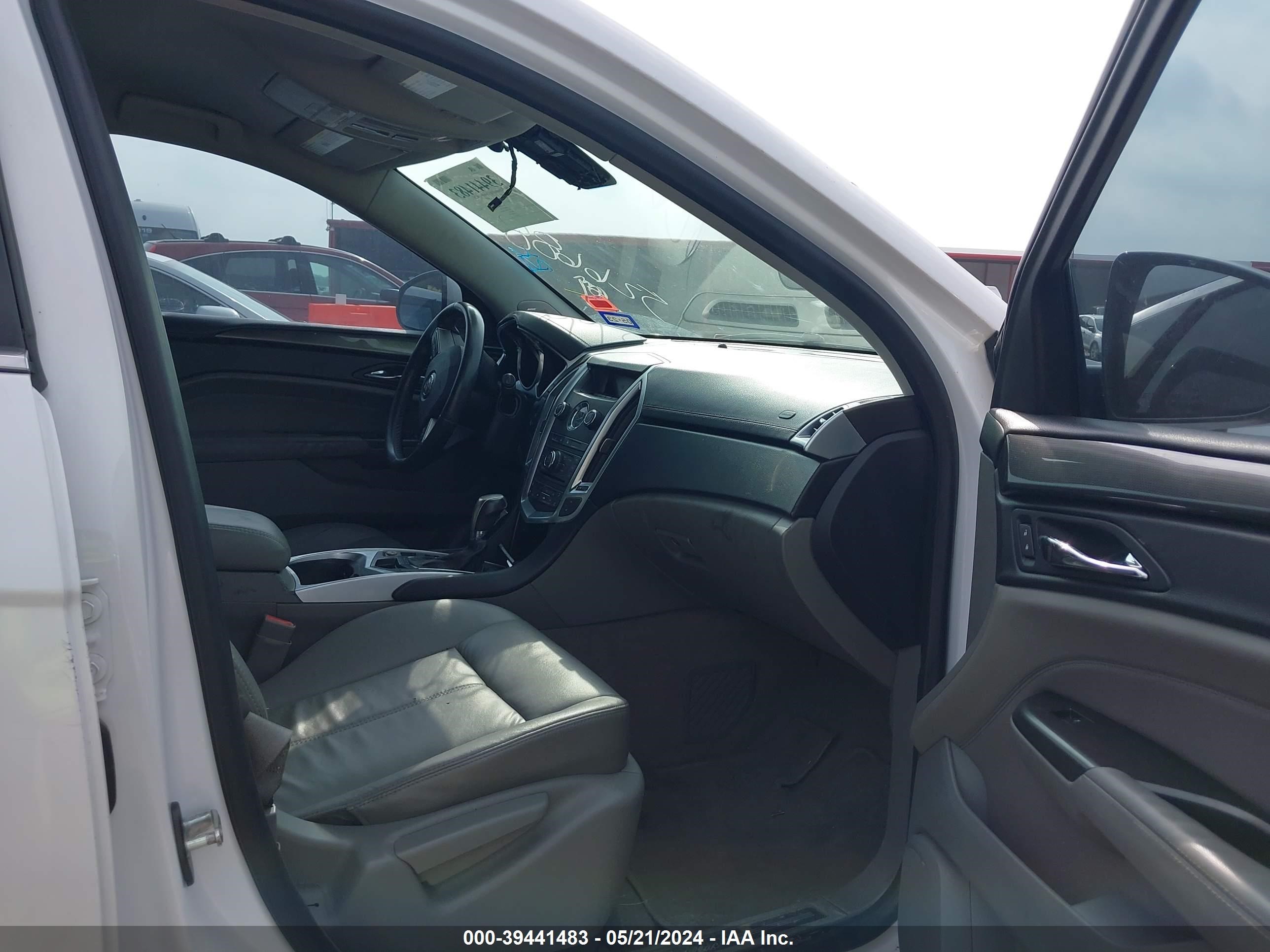 Photo 4 VIN: 3GYFNGE39CS526688 - CADILLAC SRX 