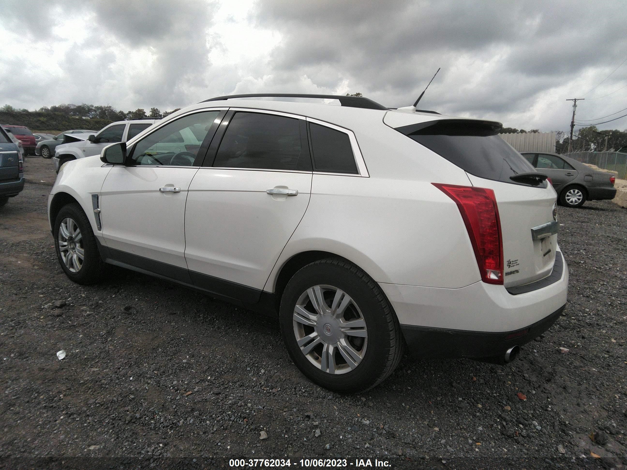 Photo 2 VIN: 3GYFNGEY5BS594920 - CADILLAC SRX 