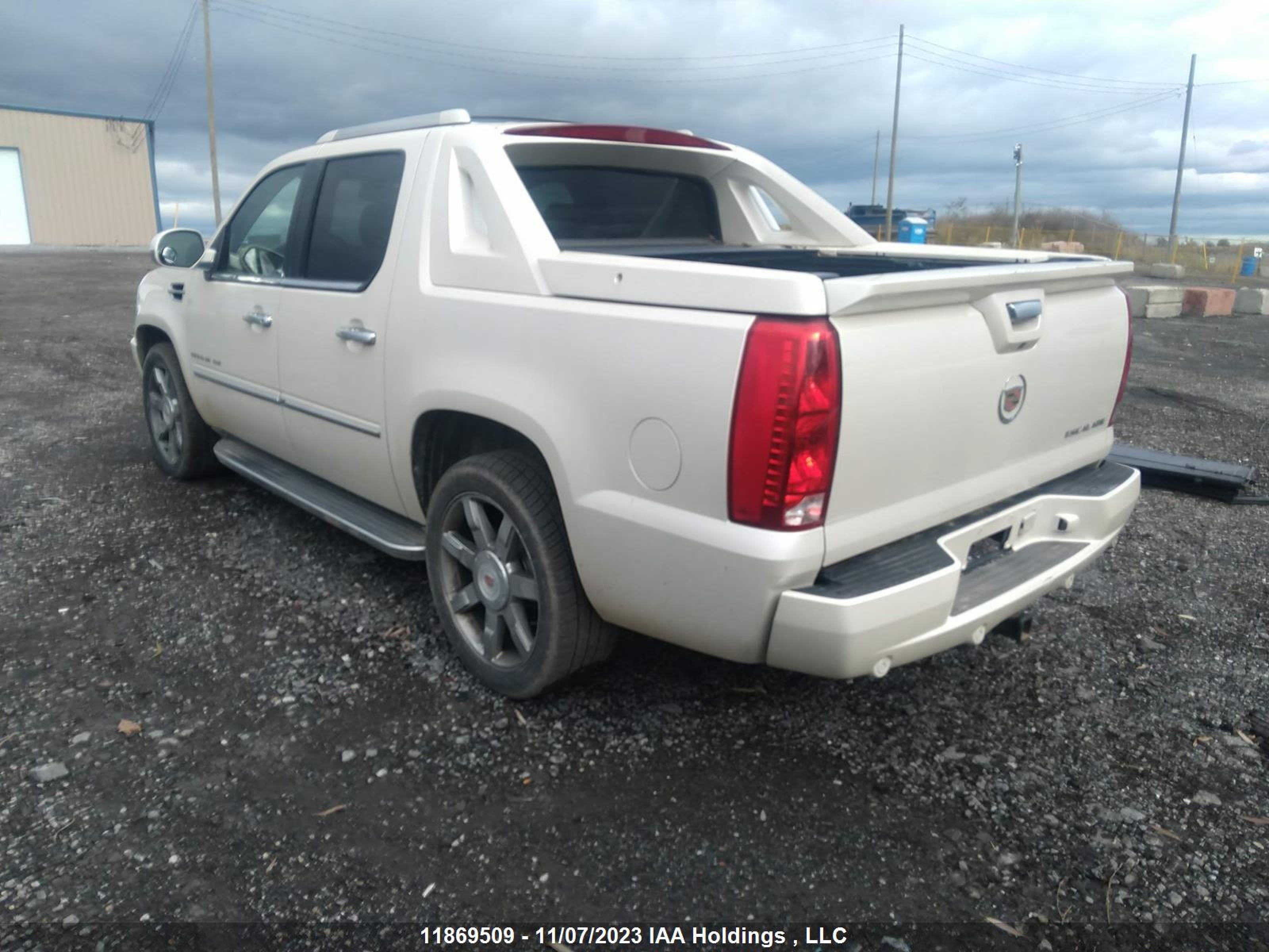 Photo 2 VIN: 3GYT4MEF1DG164164 - CADILLAC ESCALADE 