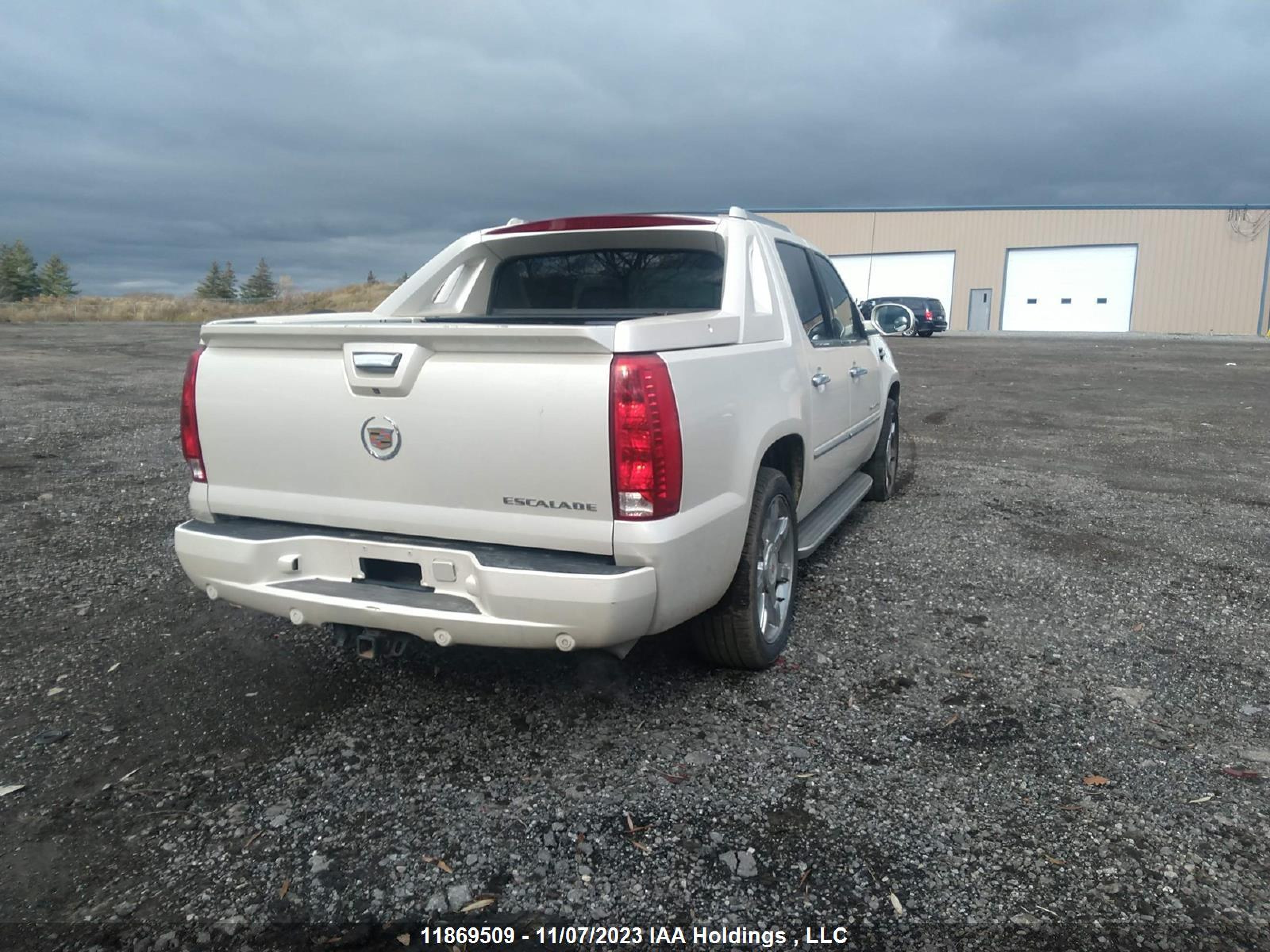 Photo 3 VIN: 3GYT4MEF1DG164164 - CADILLAC ESCALADE 