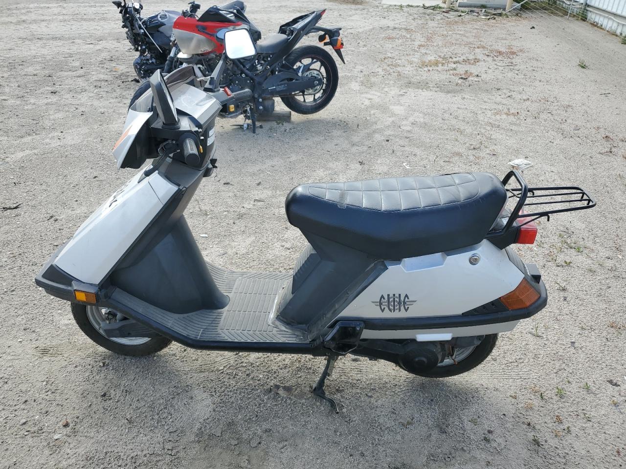 Photo 2 VIN: 3H1HF031X5D000190 - HONDA NULL 