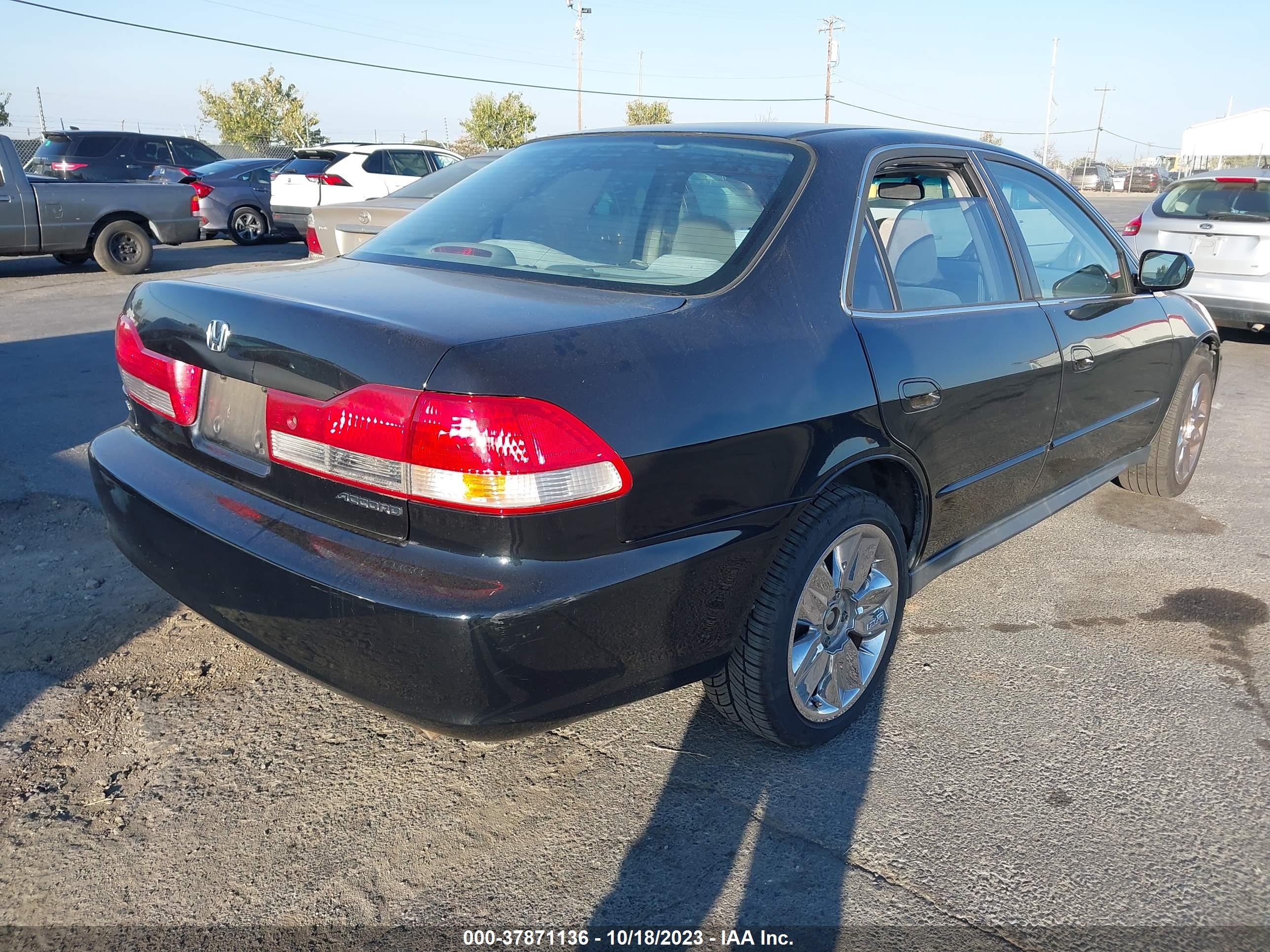 Photo 3 VIN: 3HGCG66581G701897 - HONDA ACCORD 