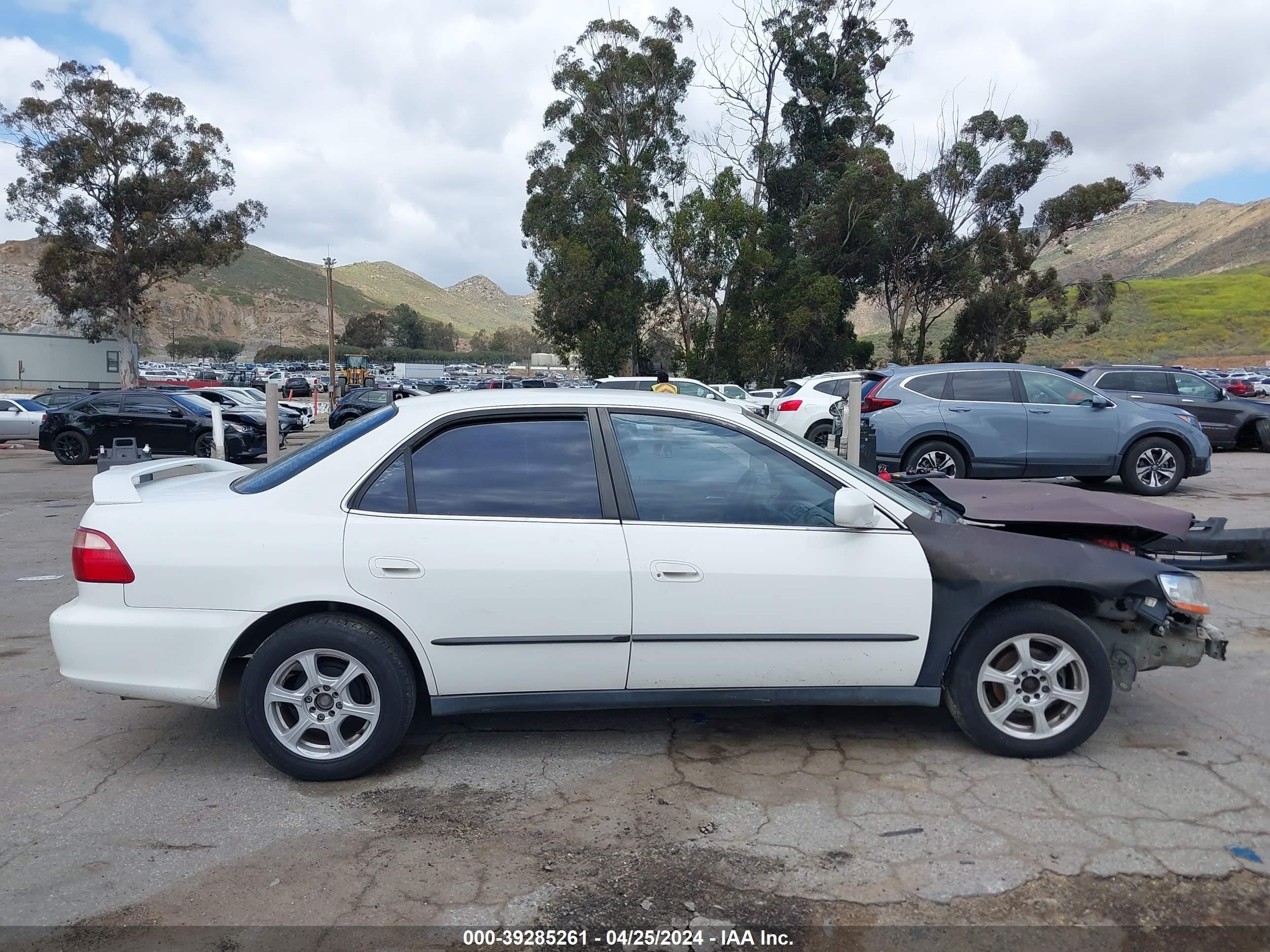 Photo 12 VIN: 3HGCG6658YG701277 - HONDA ACCORD 