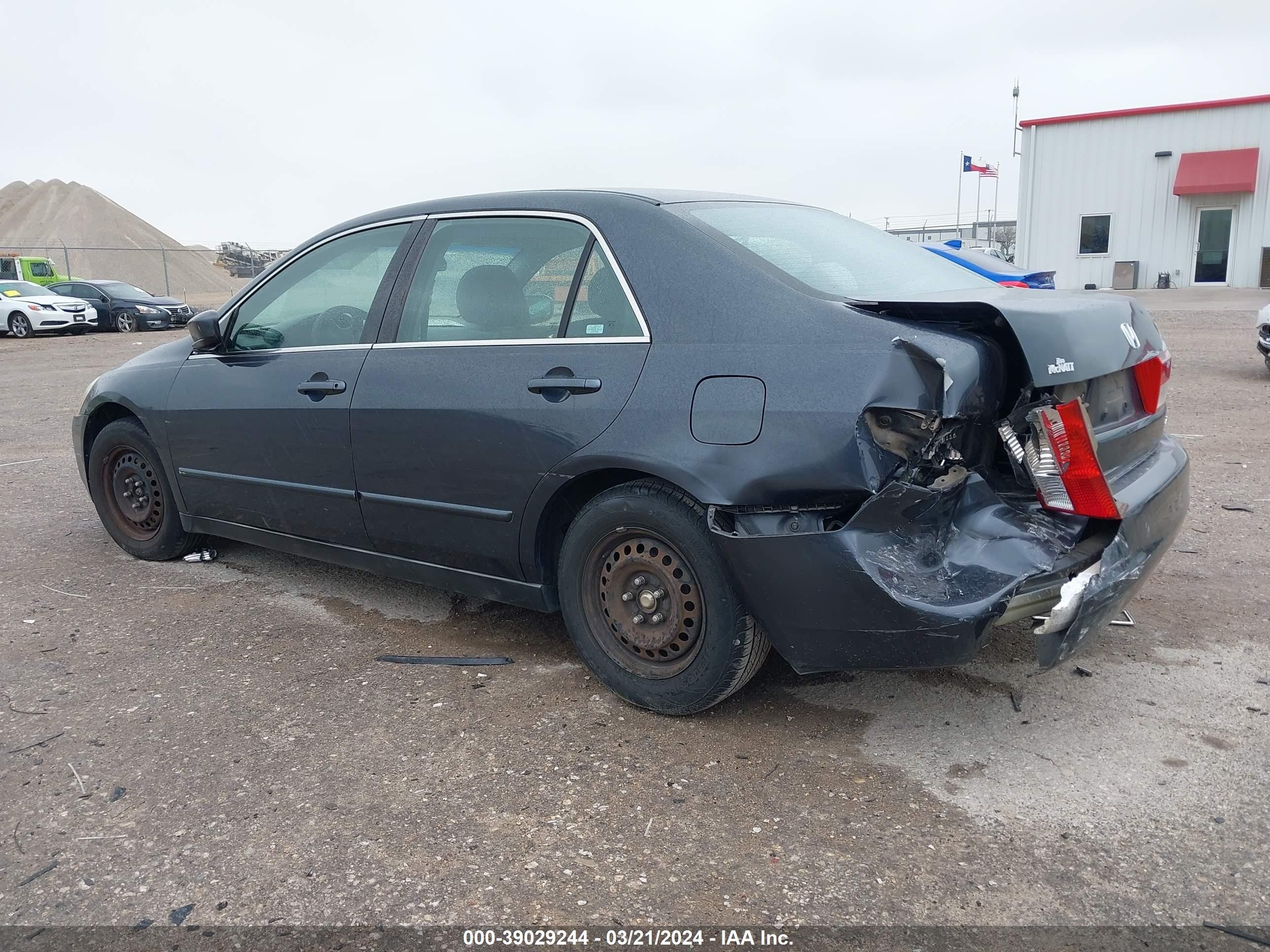 Photo 2 VIN: 3HGCM56383G706375 - HONDA ACCORD 