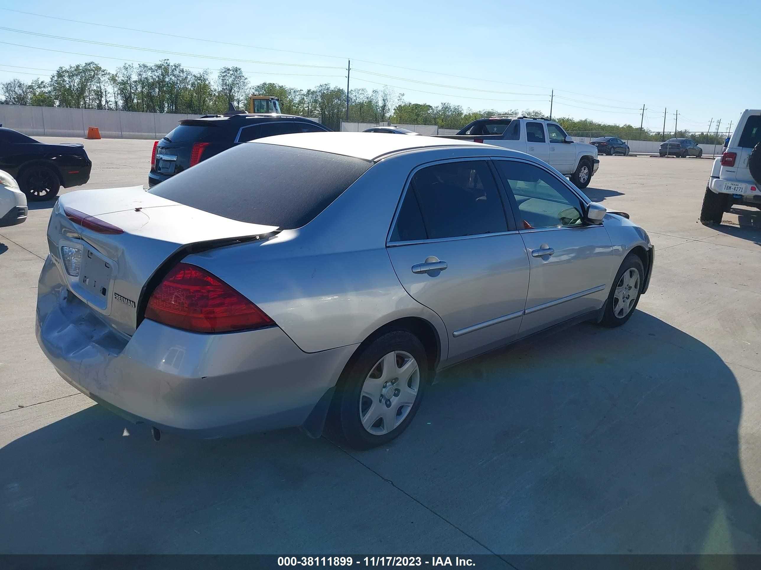 Photo 3 VIN: 3HGCM564X7G705047 - HONDA ACCORD 