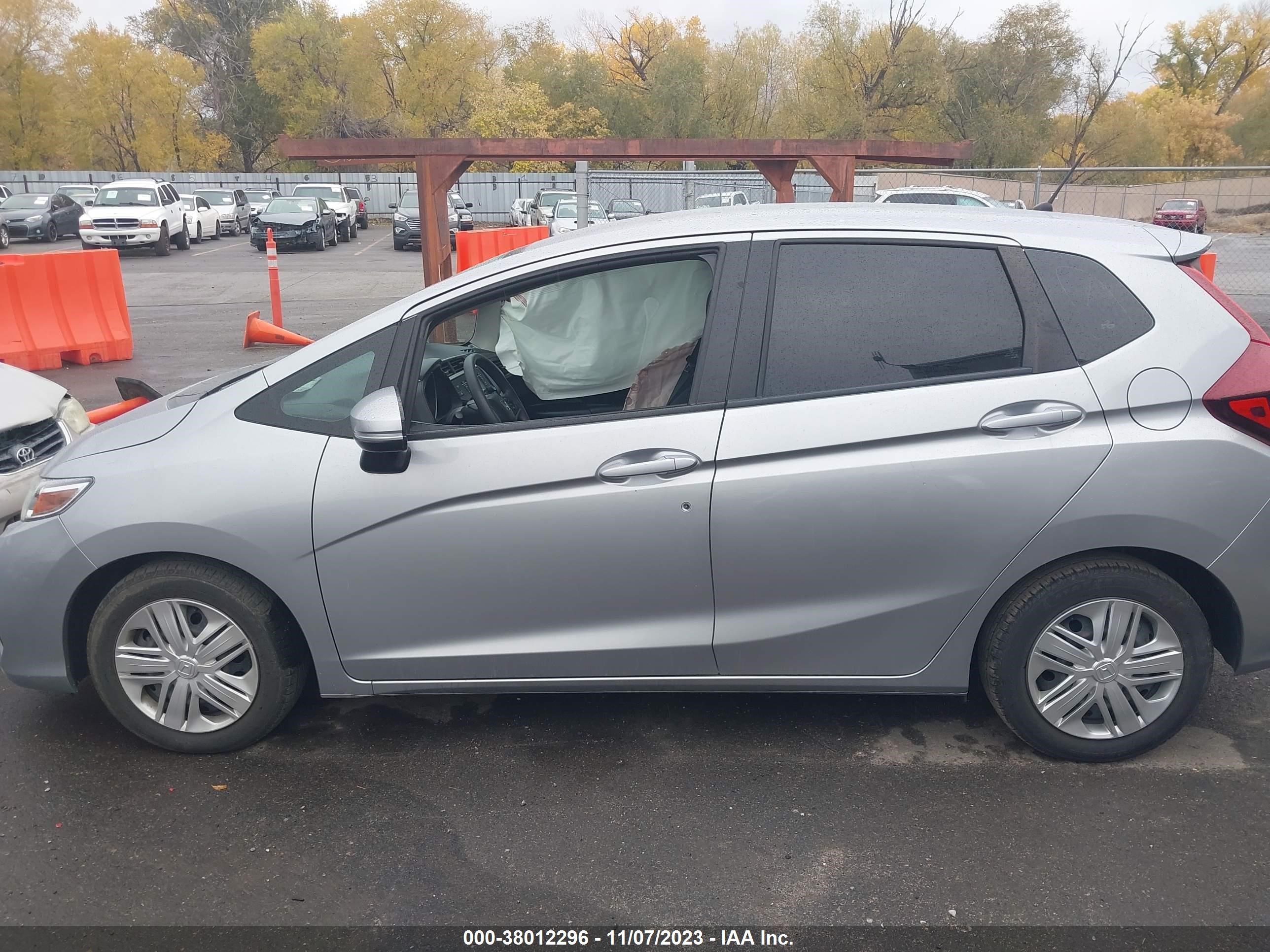 Photo 13 VIN: 3HGGK5G40JM702222 - HONDA FIT 