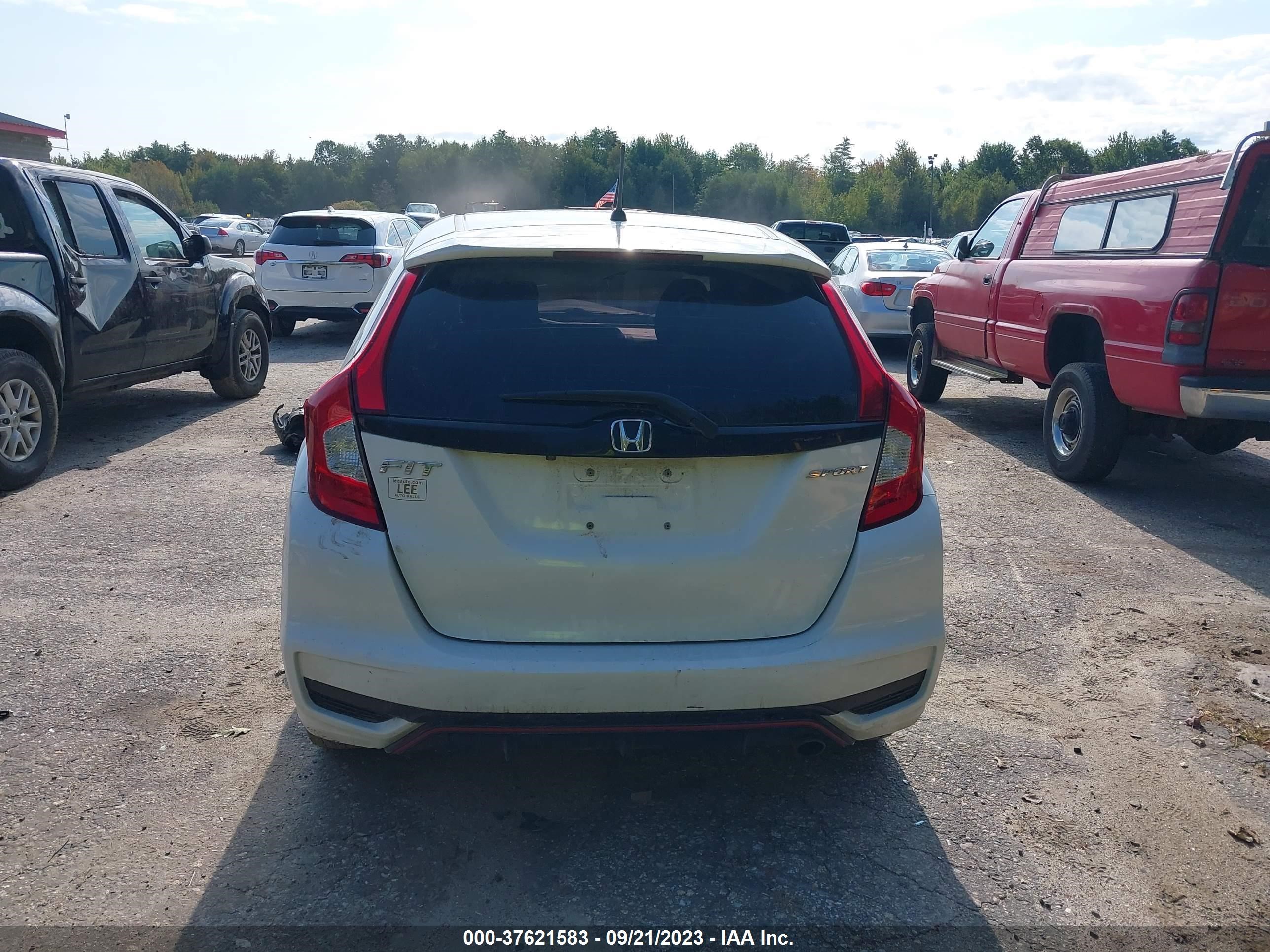 Photo 14 VIN: 3HGGK5G63JM706783 - HONDA FIT 