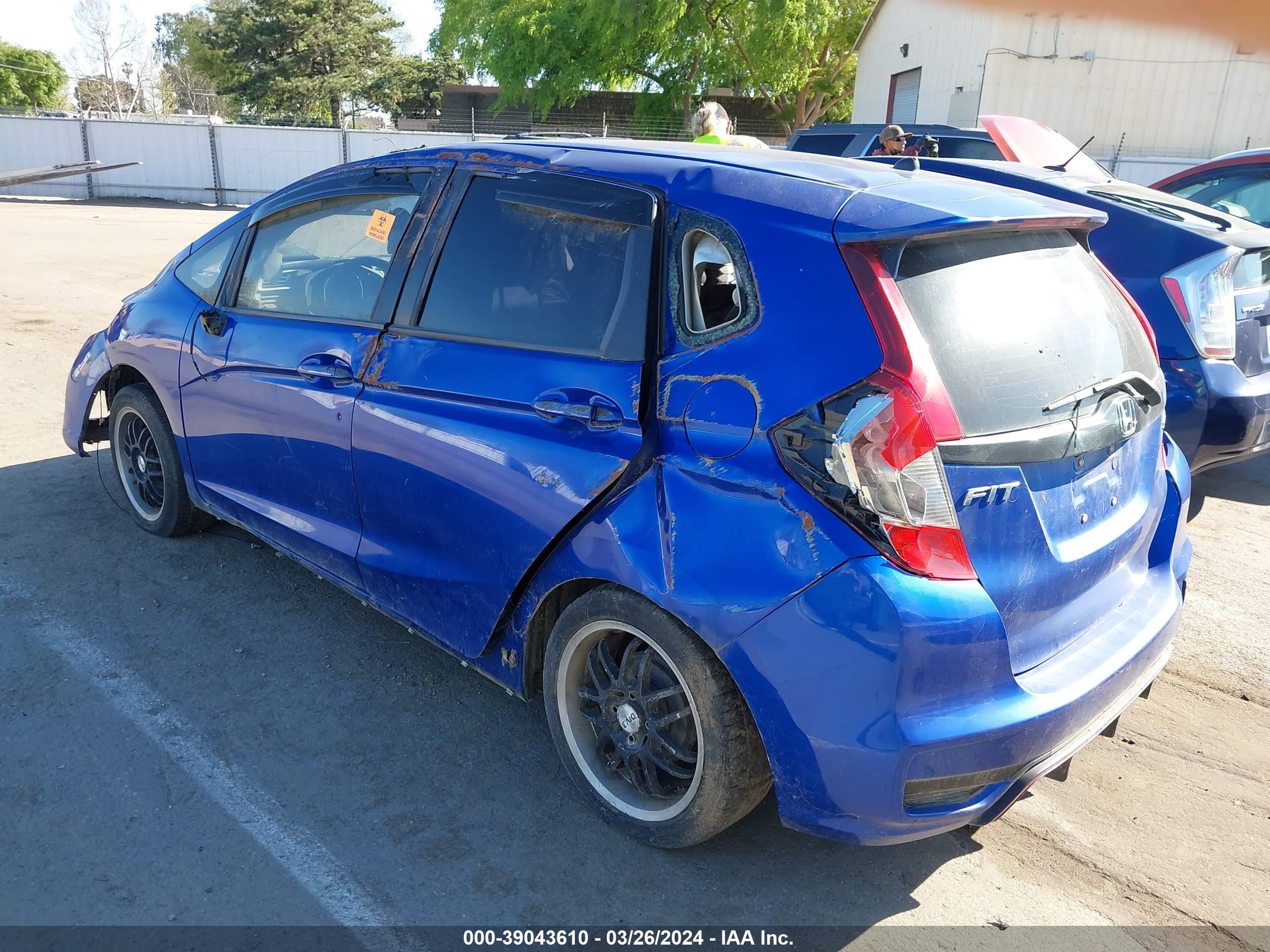 Photo 2 VIN: 3HGGK5G65JM718319 - HONDA FIT 