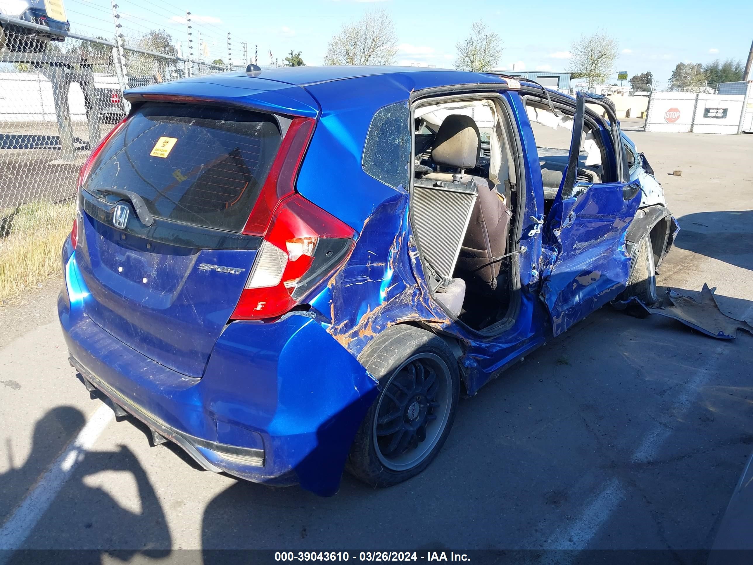 Photo 3 VIN: 3HGGK5G65JM718319 - HONDA FIT 