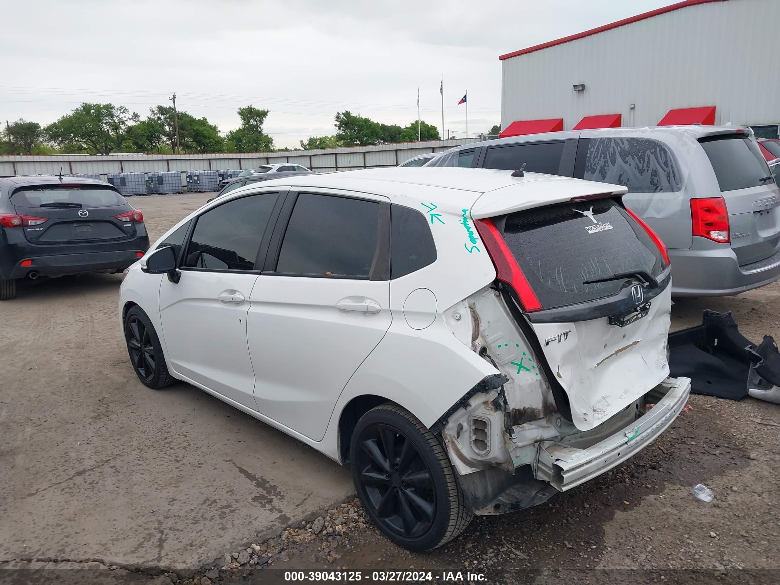 Photo 2 VIN: 3HGGK5G71GM703480 - HONDA FIT 