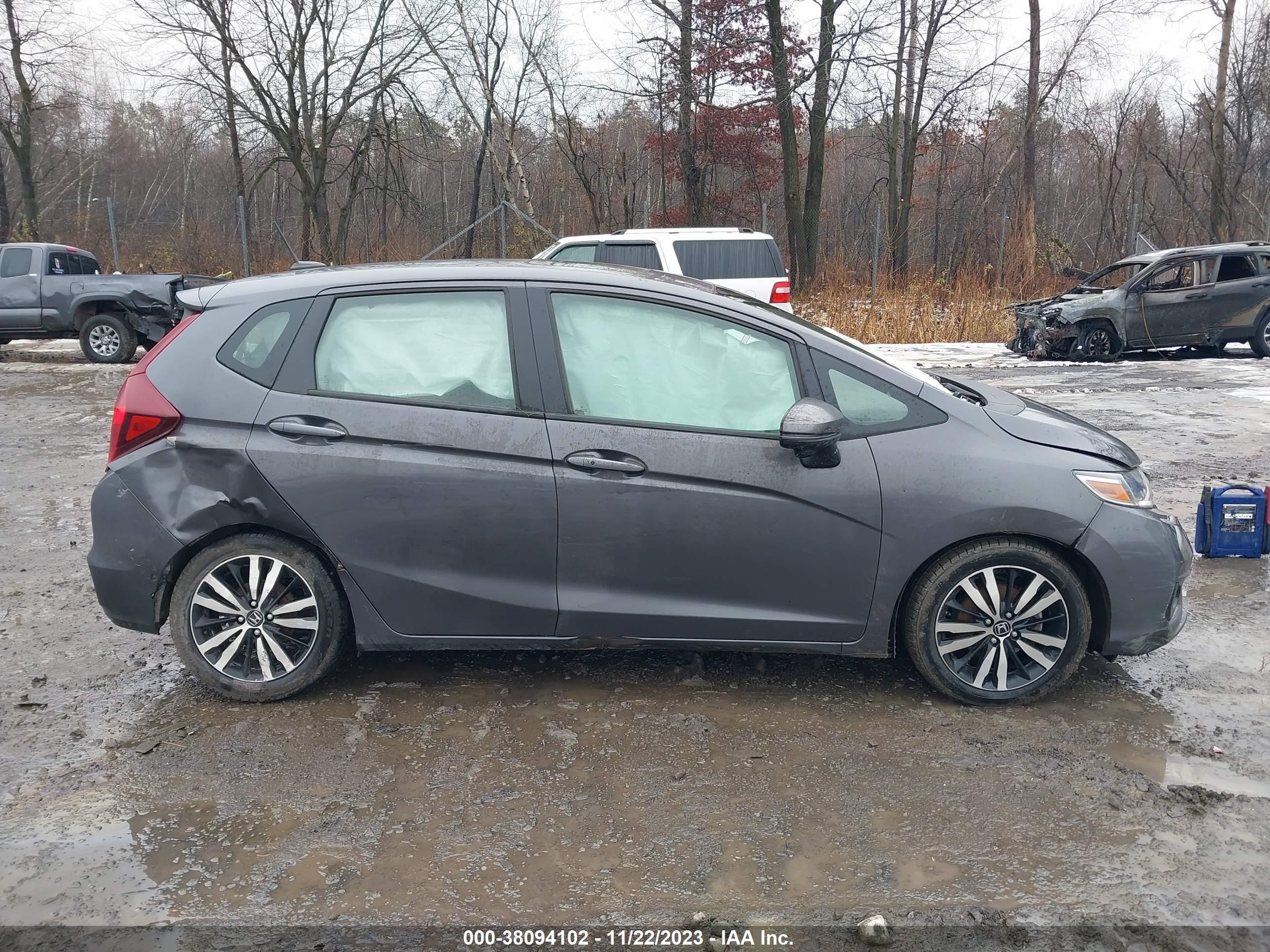 Photo 12 VIN: 3HGGK5G81JM705049 - HONDA FIT 