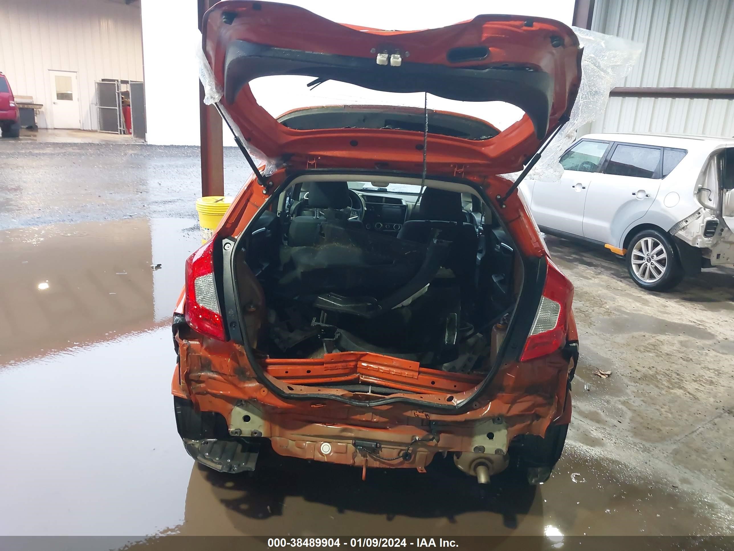 Photo 16 VIN: 3HGGK5G82JM732759 - HONDA FIT 