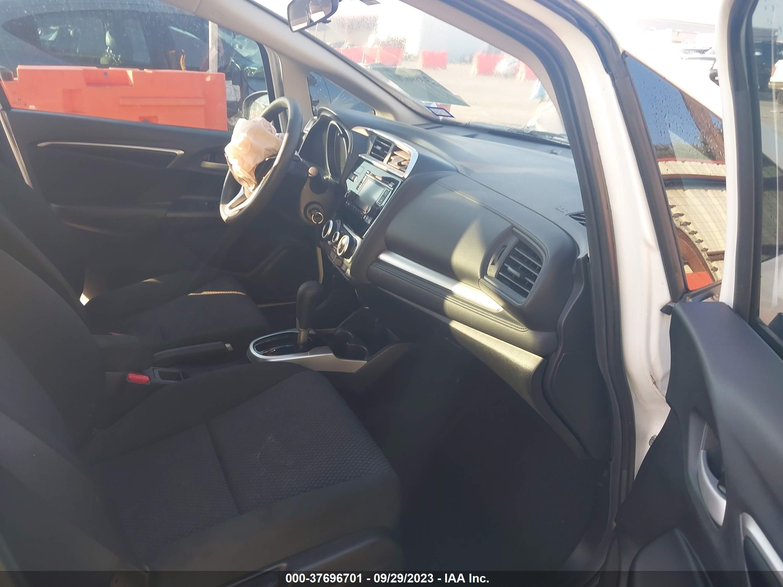 Photo 4 VIN: 3HGGK5H41KM737691 - HONDA FIT 