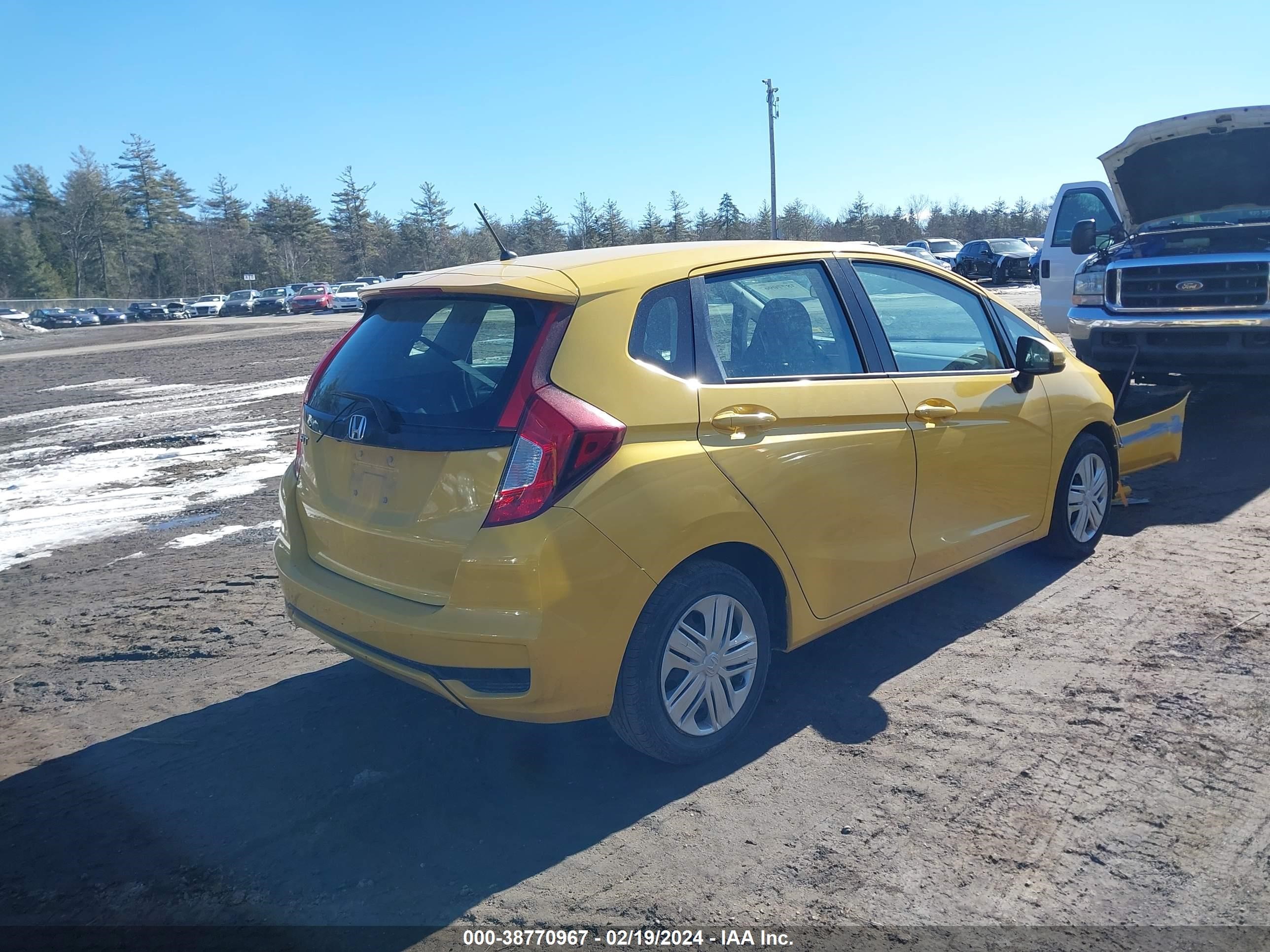 Photo 3 VIN: 3HGGK5H43JM734368 - HONDA FIT 