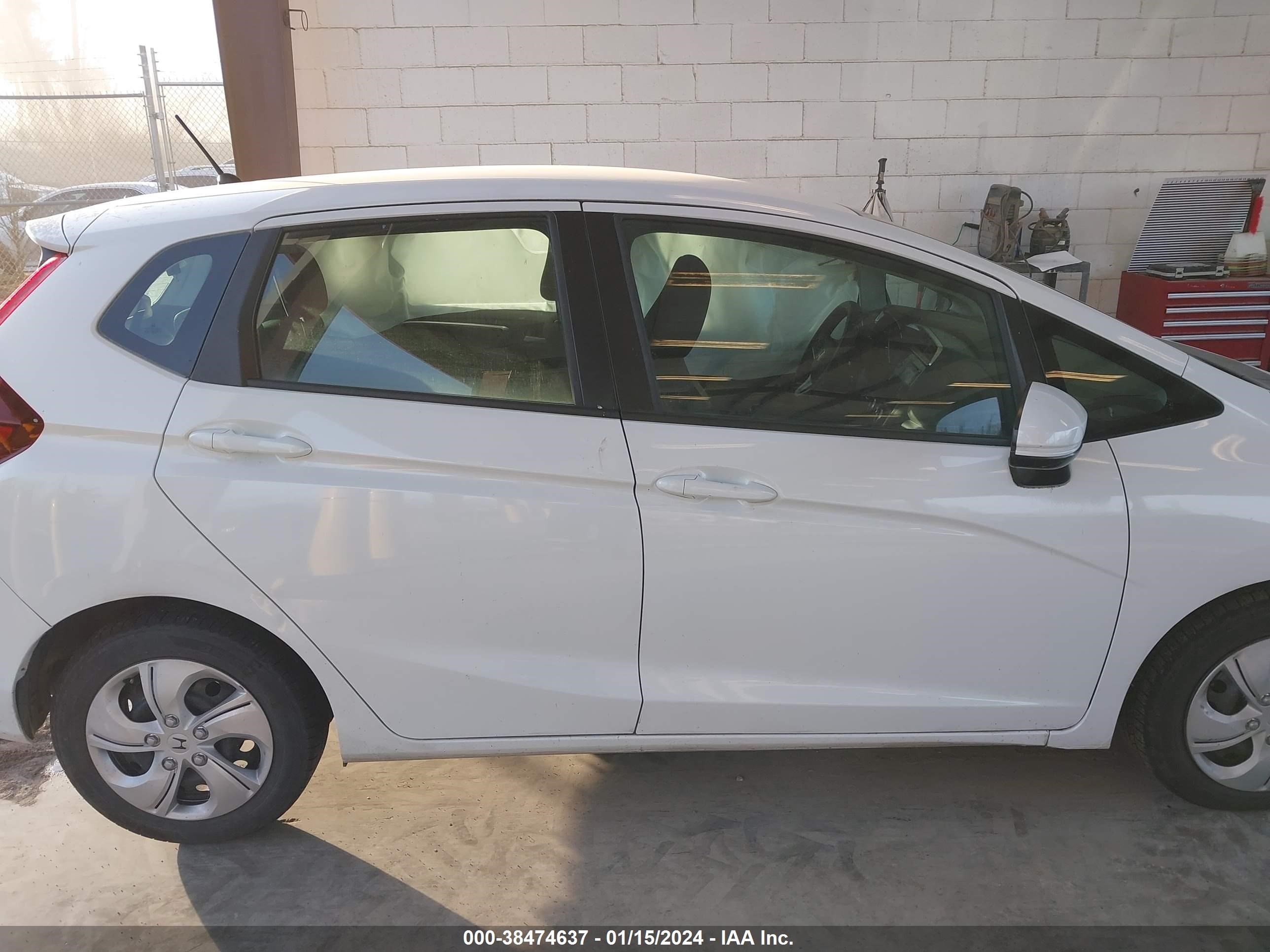 Photo 12 VIN: 3HGGK5H43JM734807 - HONDA FIT 