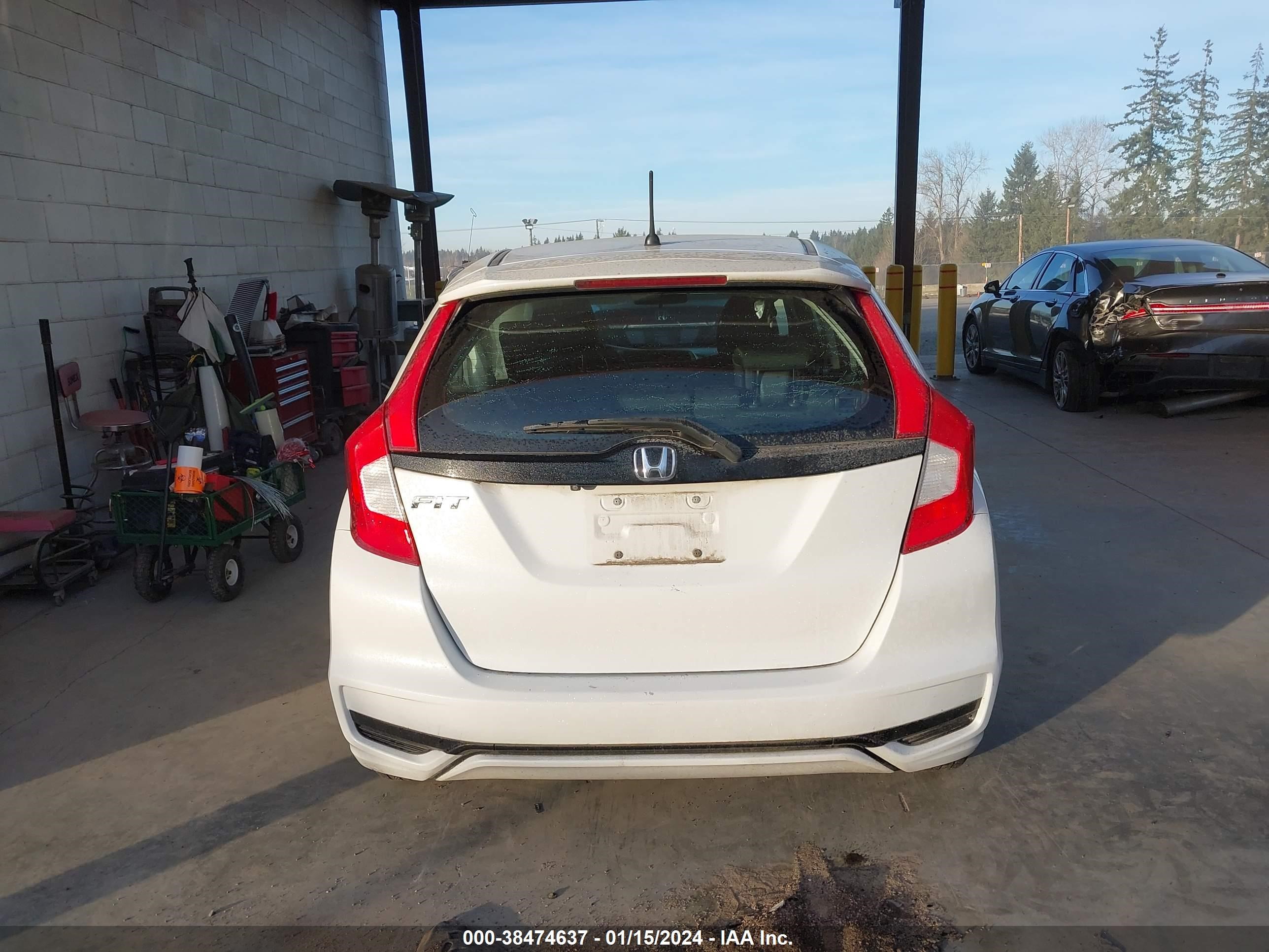 Photo 15 VIN: 3HGGK5H43JM734807 - HONDA FIT 