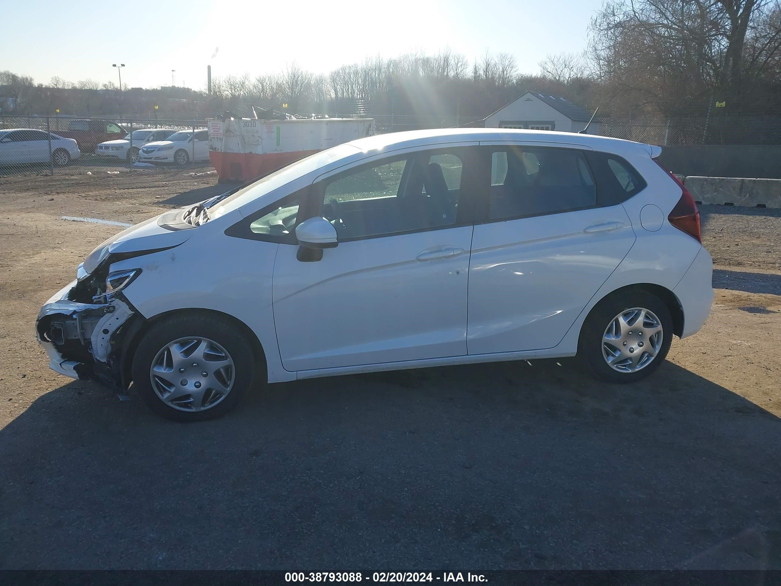 Photo 13 VIN: 3HGGK5H48JM726704 - HONDA FIT 