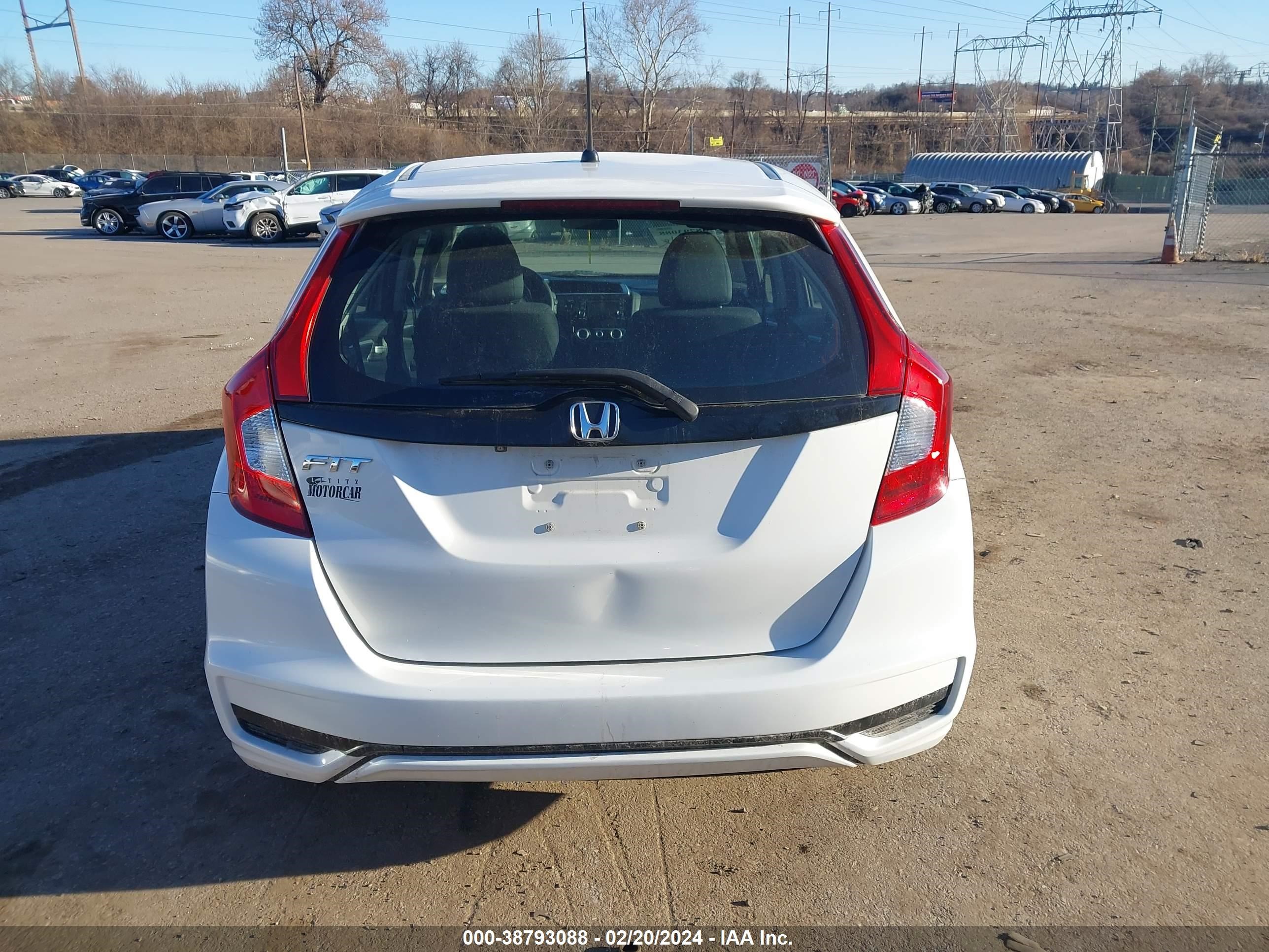 Photo 15 VIN: 3HGGK5H48JM726704 - HONDA FIT 