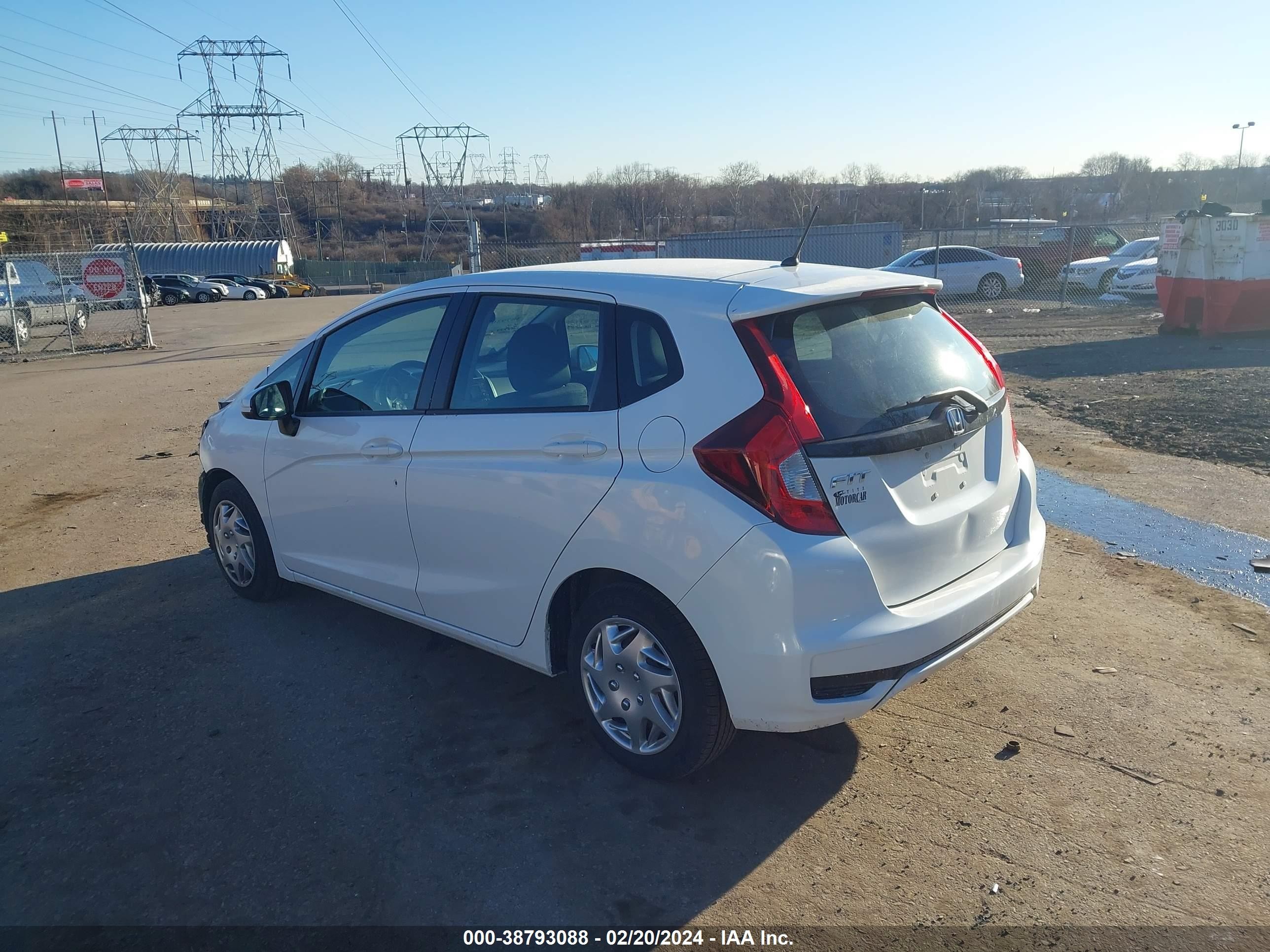 Photo 2 VIN: 3HGGK5H48JM726704 - HONDA FIT 