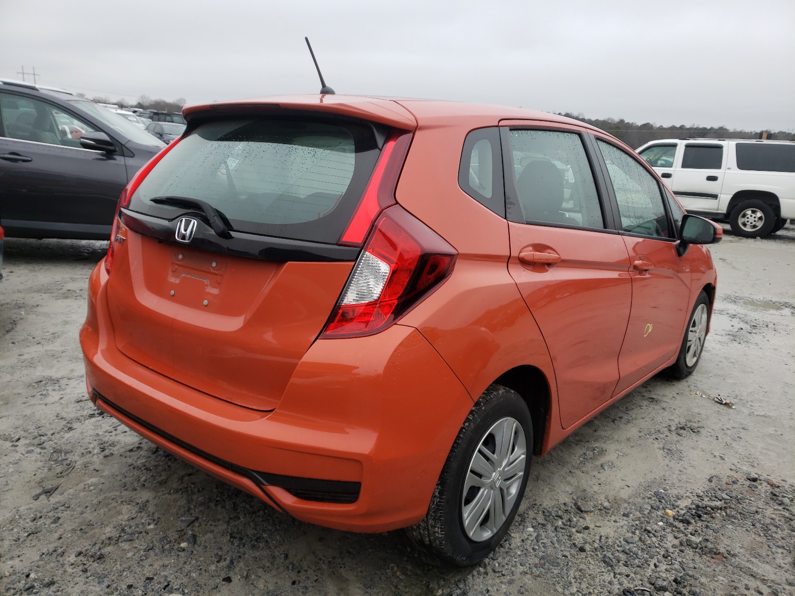 Photo 3 VIN: 3HGGK5H48JM728100 - HONDA FIT LX 