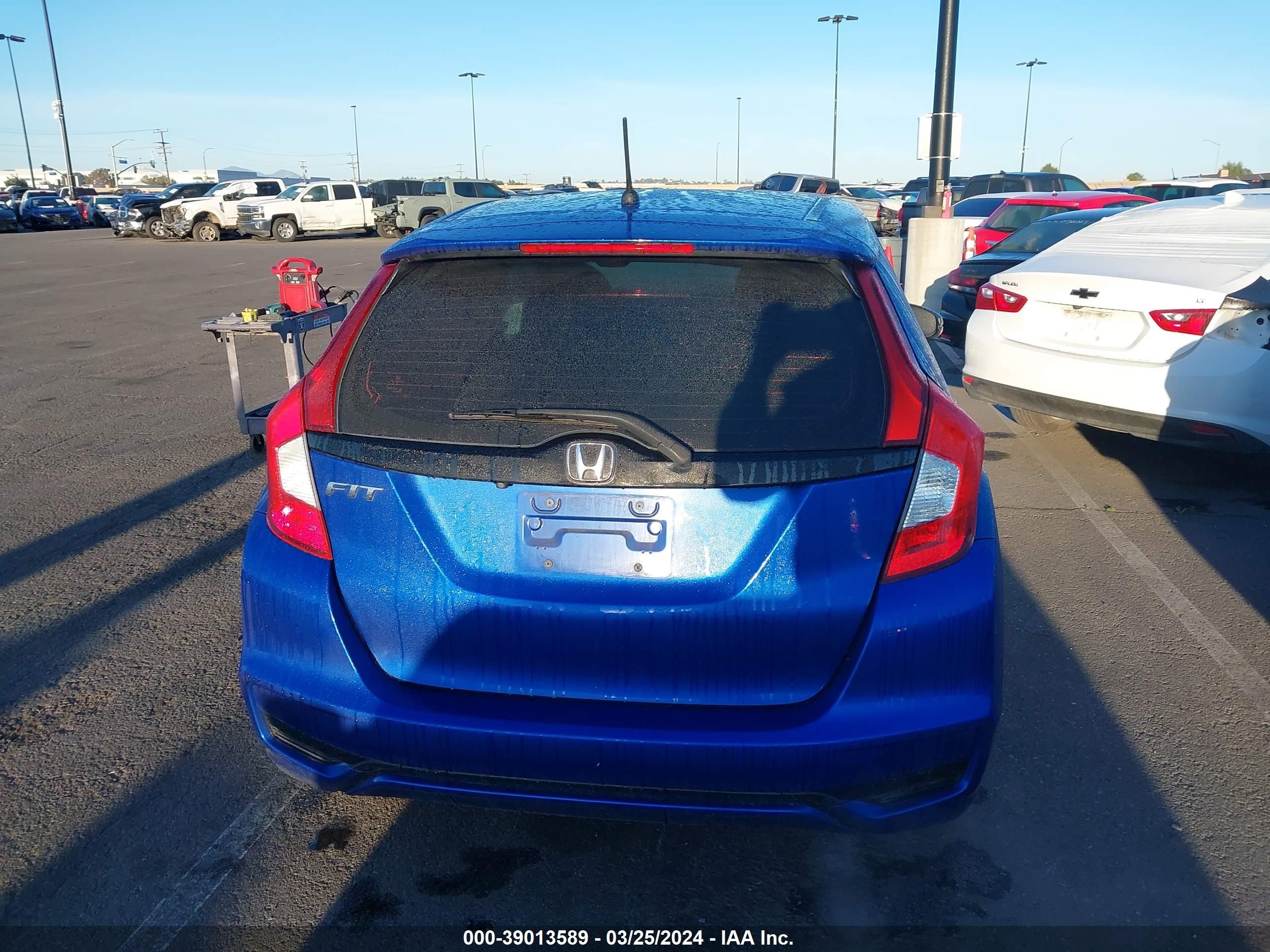 Photo 15 VIN: 3HGGK5H48JM734155 - HONDA FIT 