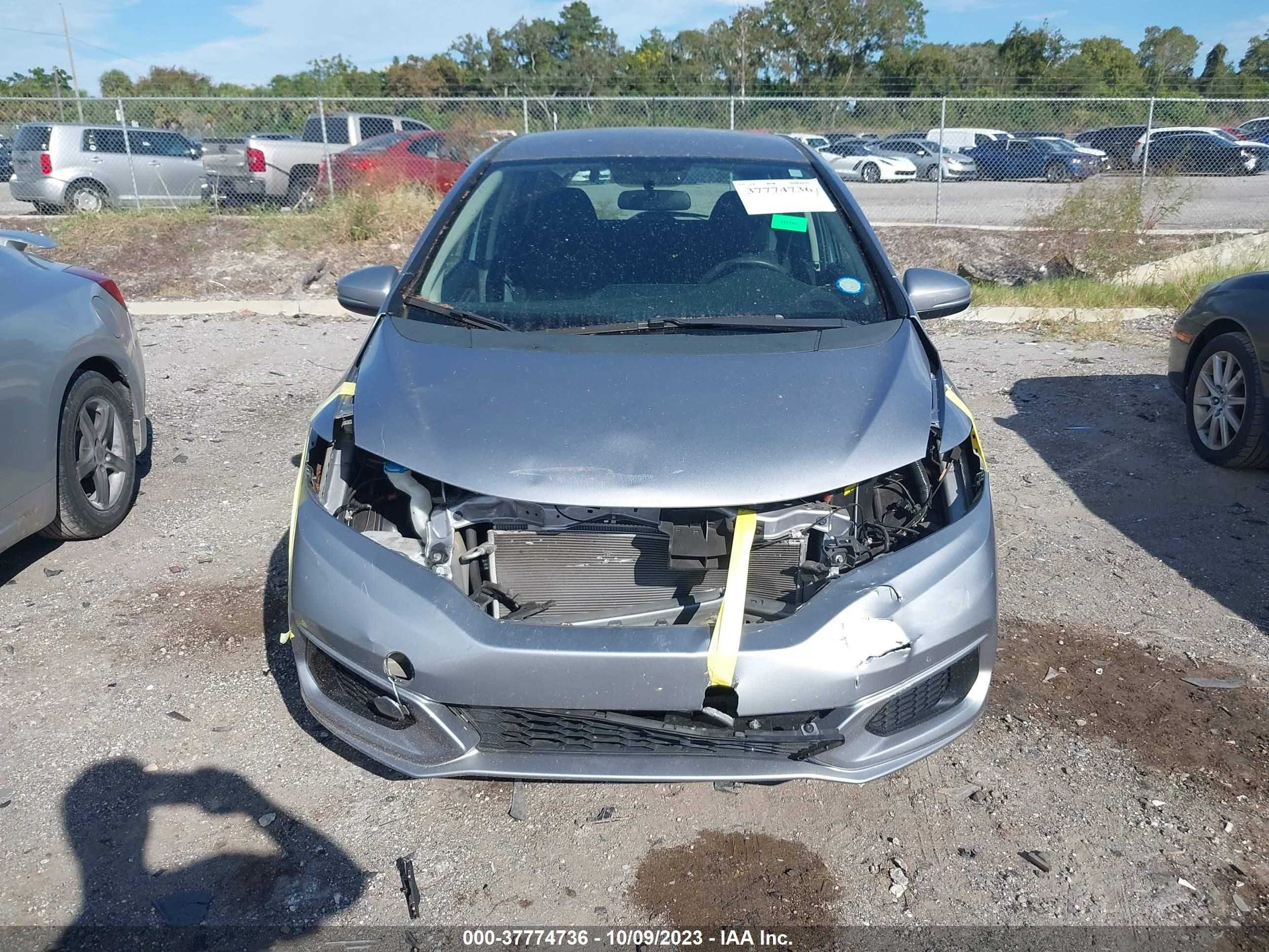 Photo 11 VIN: 3HGGK5H49JM732592 - HONDA FIT 