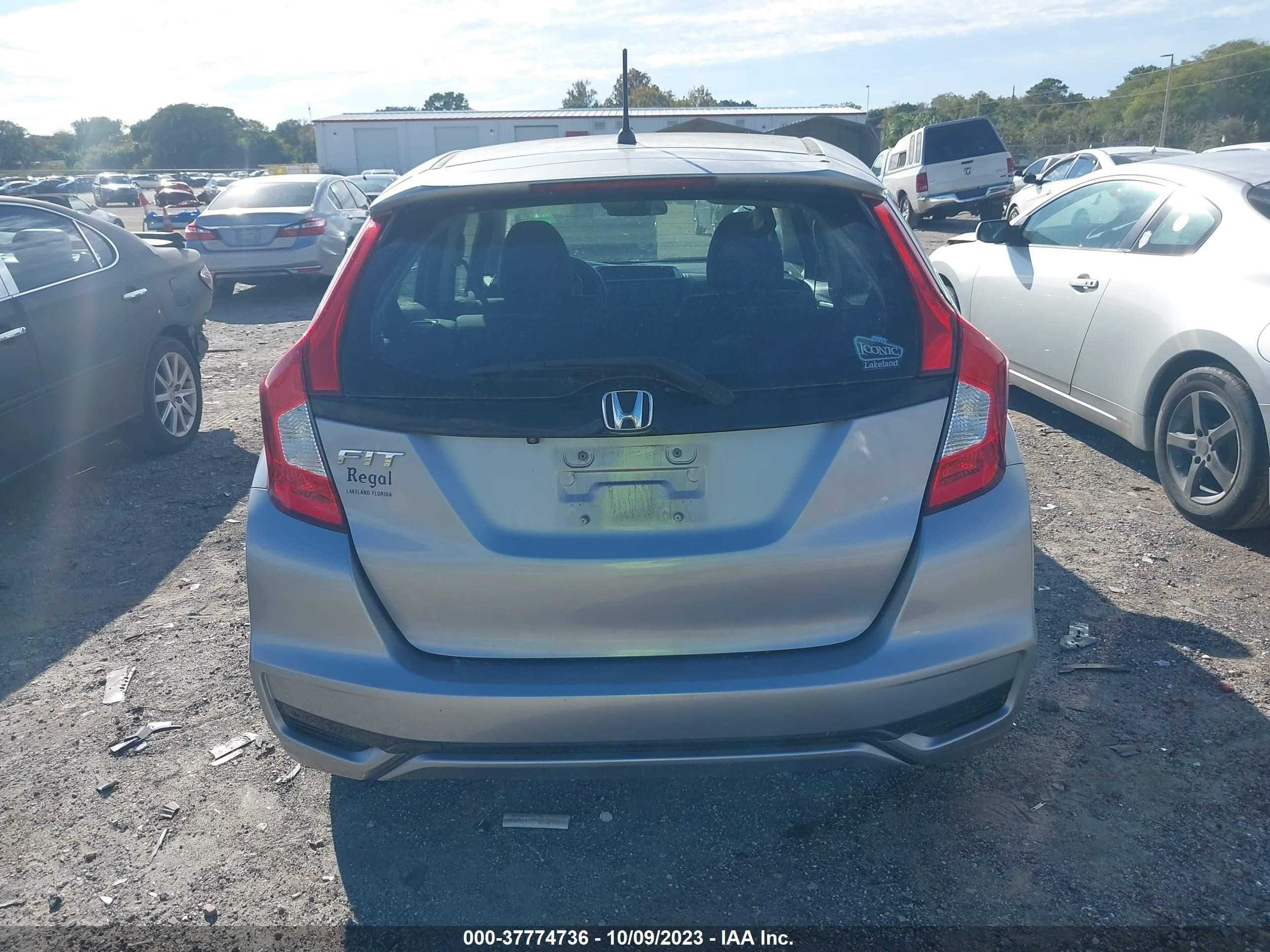 Photo 15 VIN: 3HGGK5H49JM732592 - HONDA FIT 