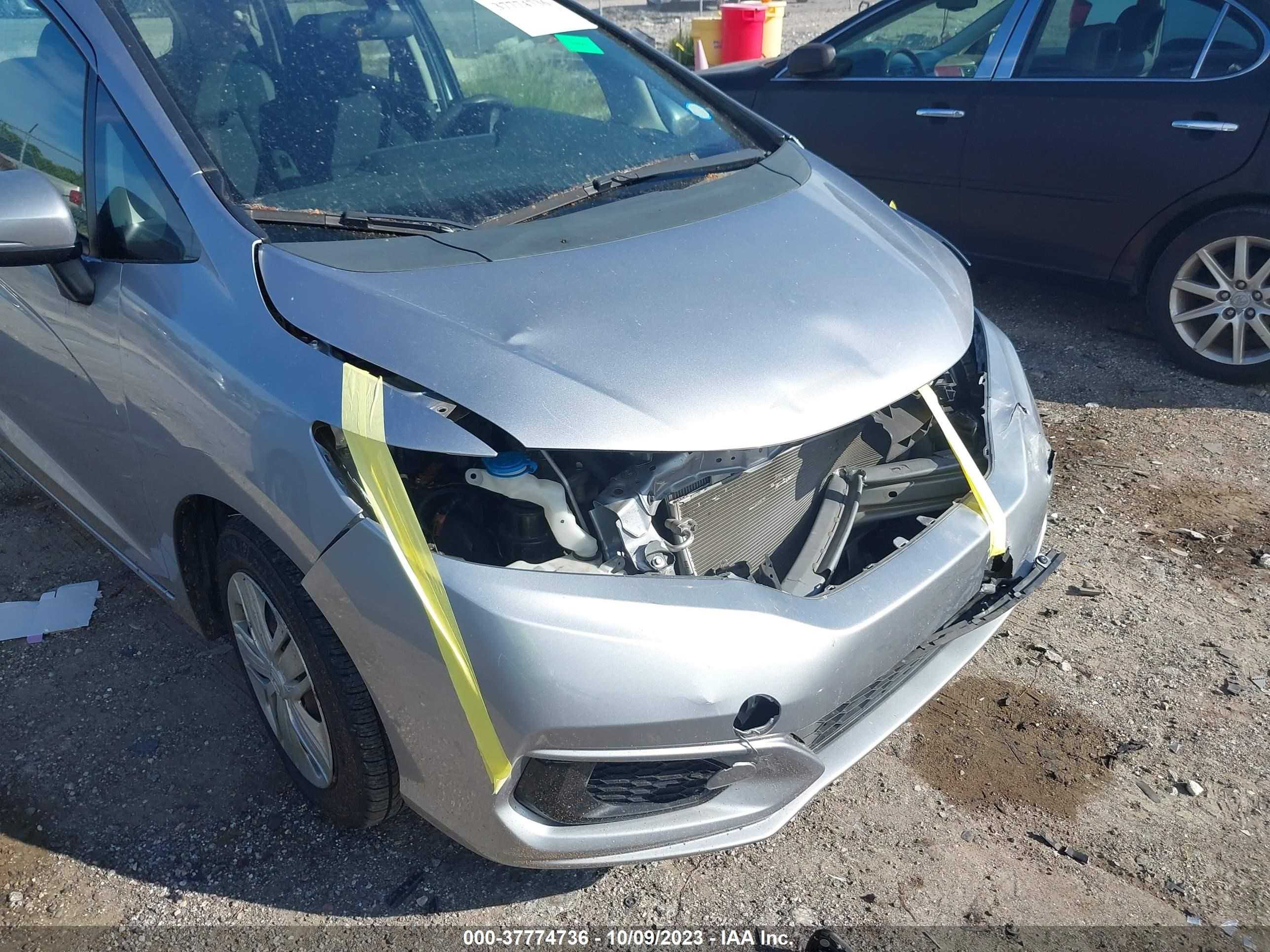 Photo 5 VIN: 3HGGK5H49JM732592 - HONDA FIT 