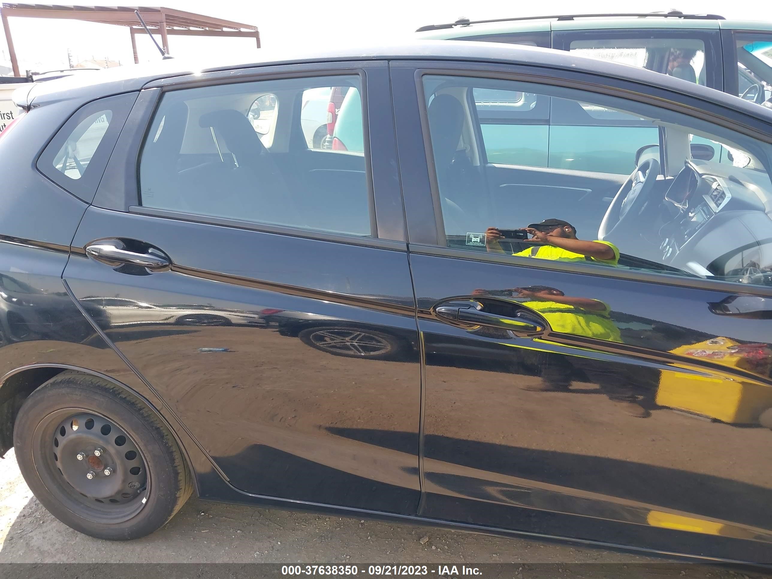 Photo 12 VIN: 3HGGK5H4XJM728339 - HONDA FIT 