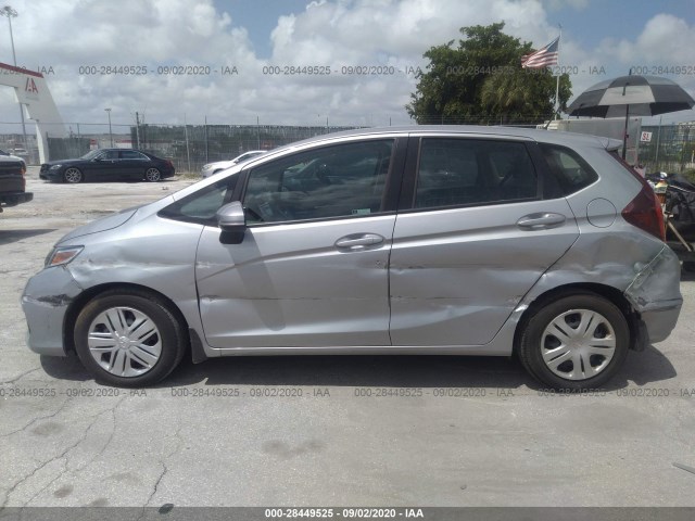 Photo 5 VIN: 3HGGK5H4XKM740041 - HONDA FIT 