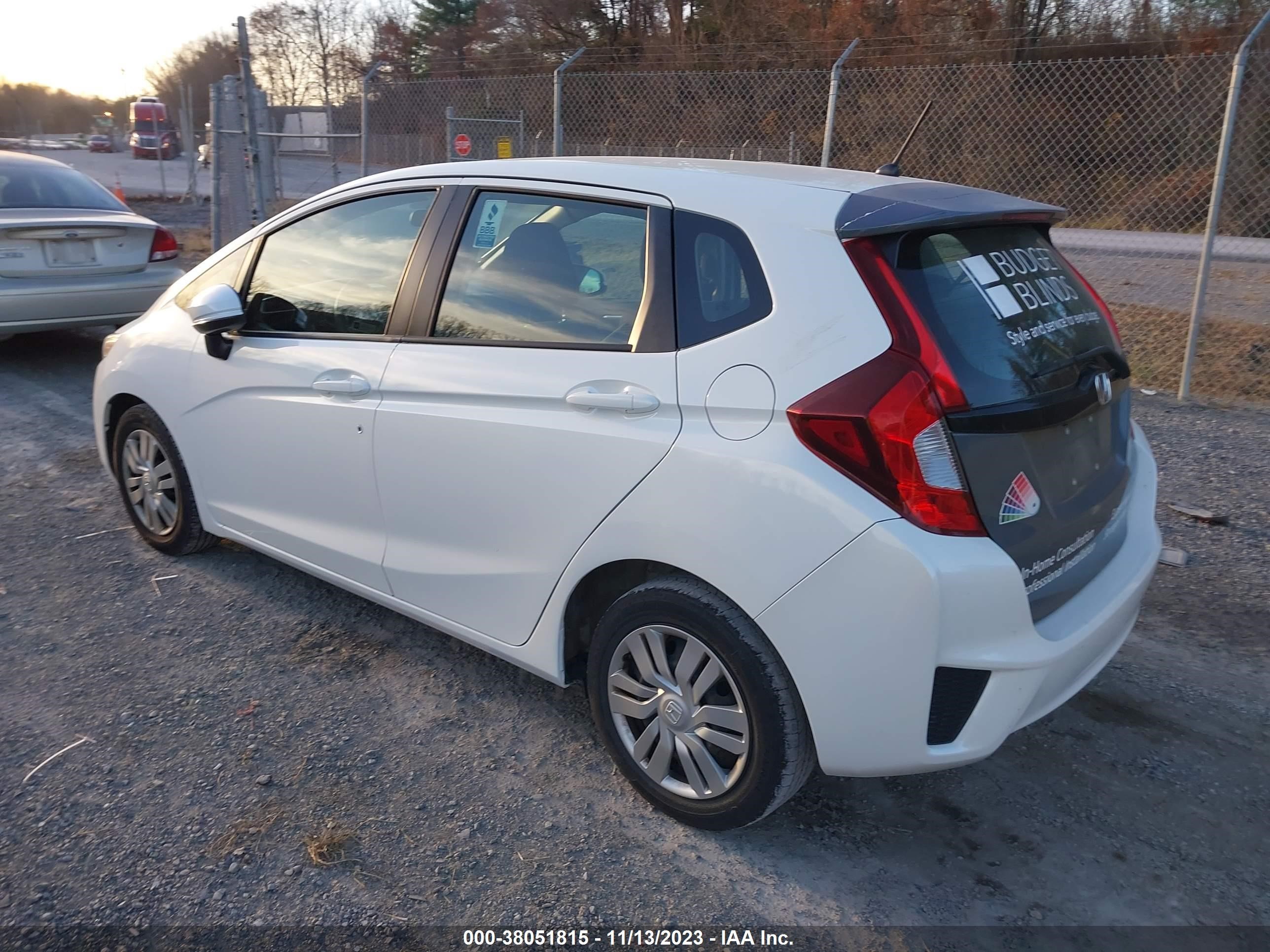 Photo 2 VIN: 3HGGK5H53HM708355 - HONDA FIT 