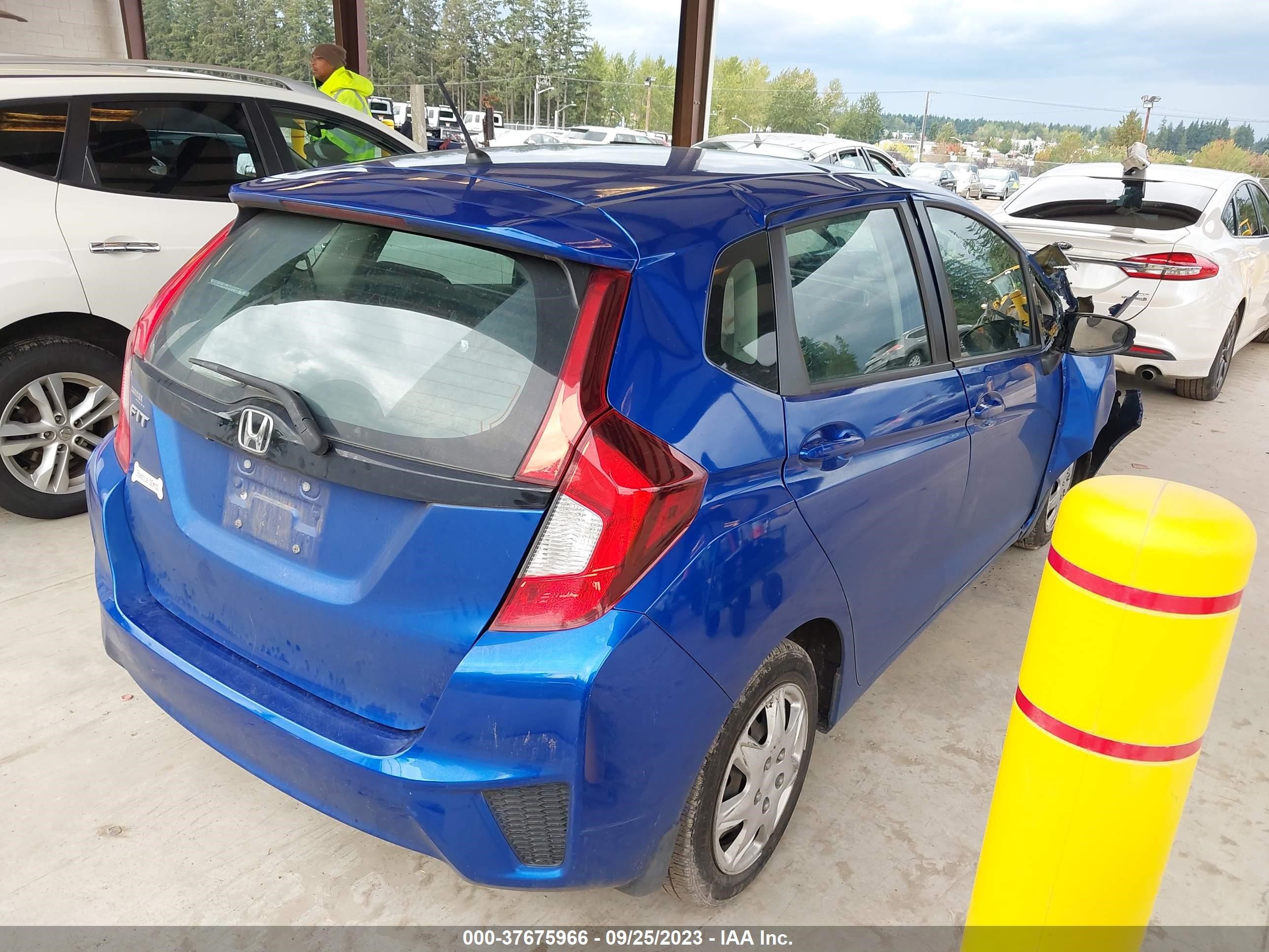 Photo 3 VIN: 3HGGK5H5XFM718359 - HONDA FIT 