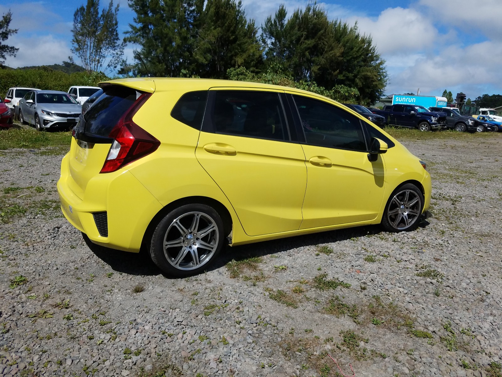 Photo 3 VIN: 3HGGK5H5XFM723884 - HONDA FIT LX 