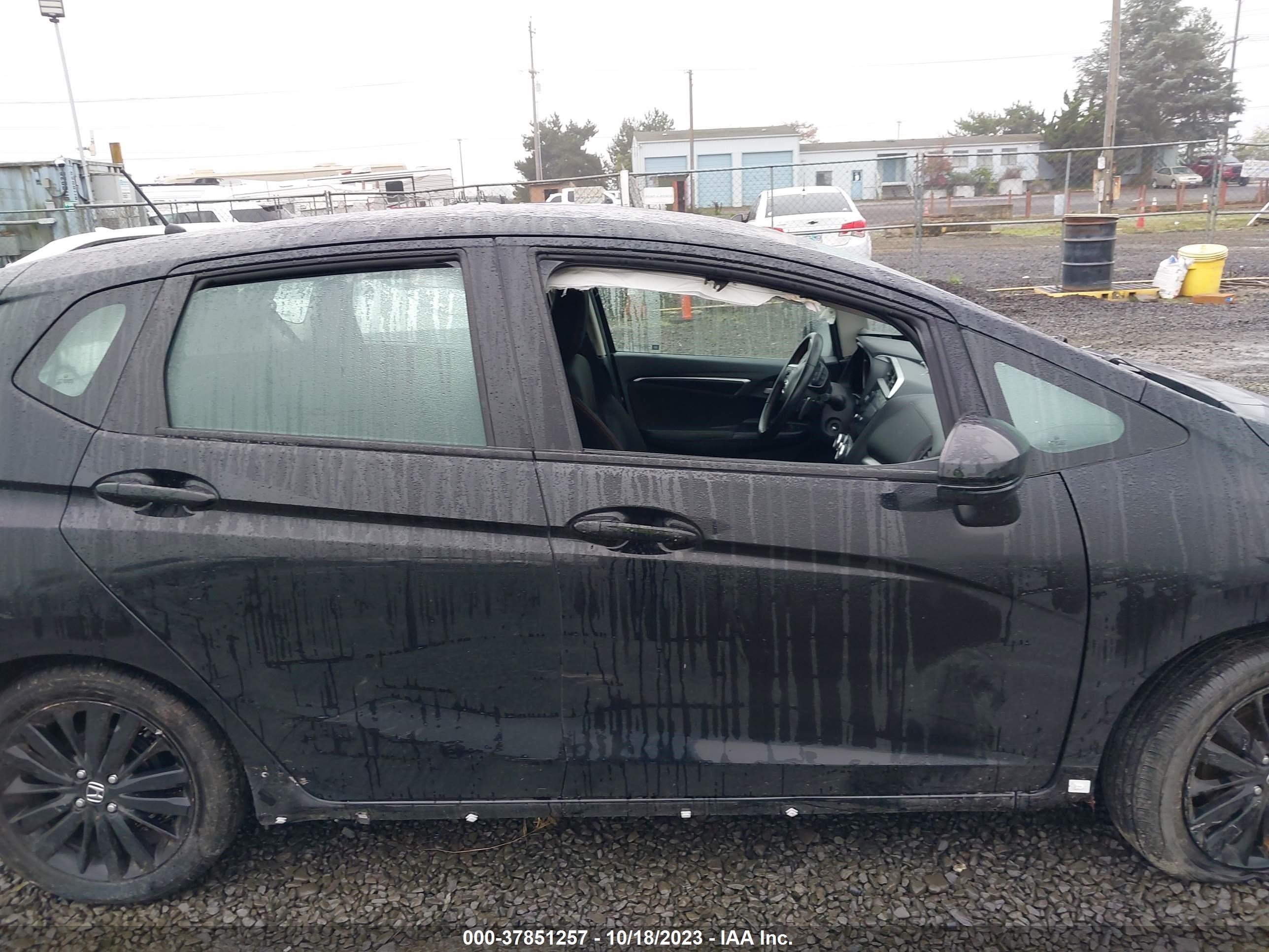 Photo 11 VIN: 3HGGK5H72JM715224 - HONDA FIT 