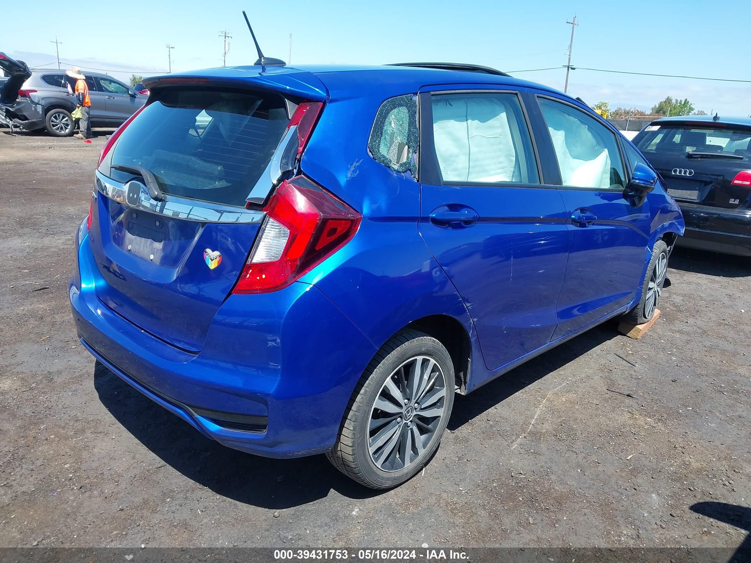 Photo 3 VIN: 3HGGK5H81JM719547 - HONDA FIT 