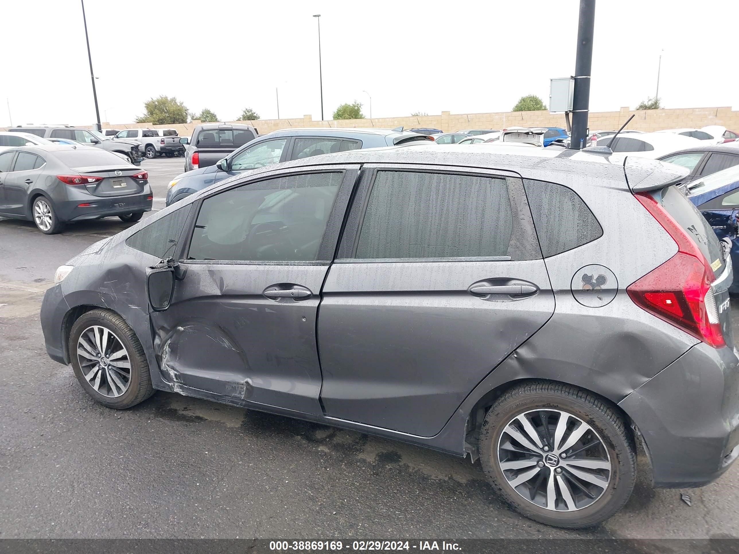 Photo 13 VIN: 3HGGK5H81JM725932 - HONDA FIT 