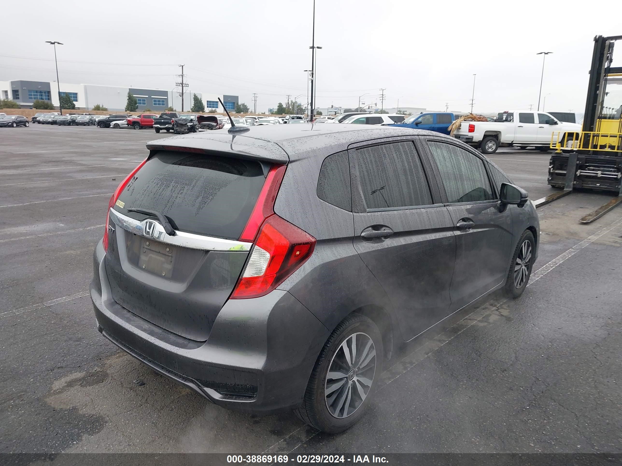 Photo 3 VIN: 3HGGK5H81JM725932 - HONDA FIT 